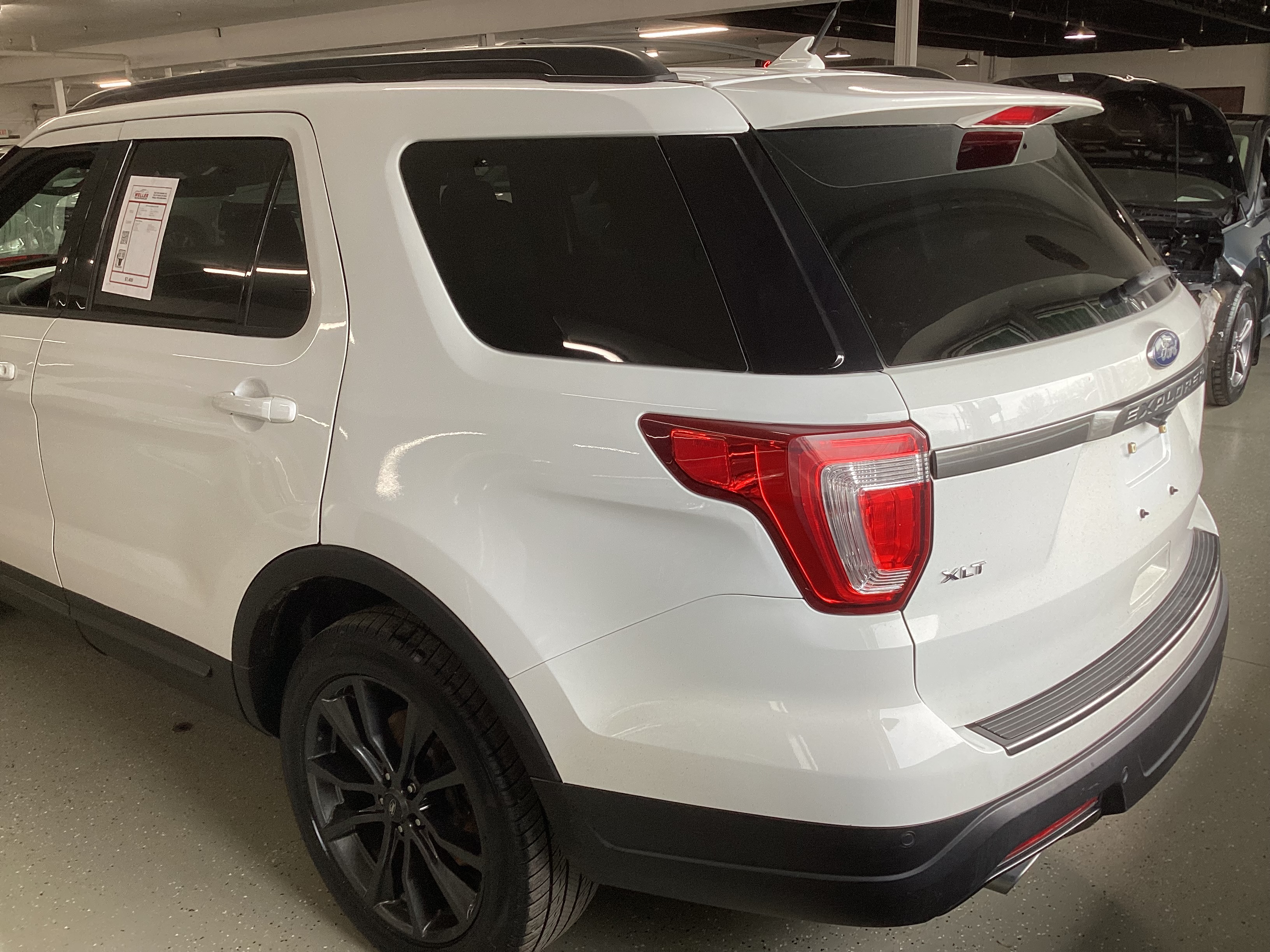 2018 FORD Explorer XLT 4WD - Image 2