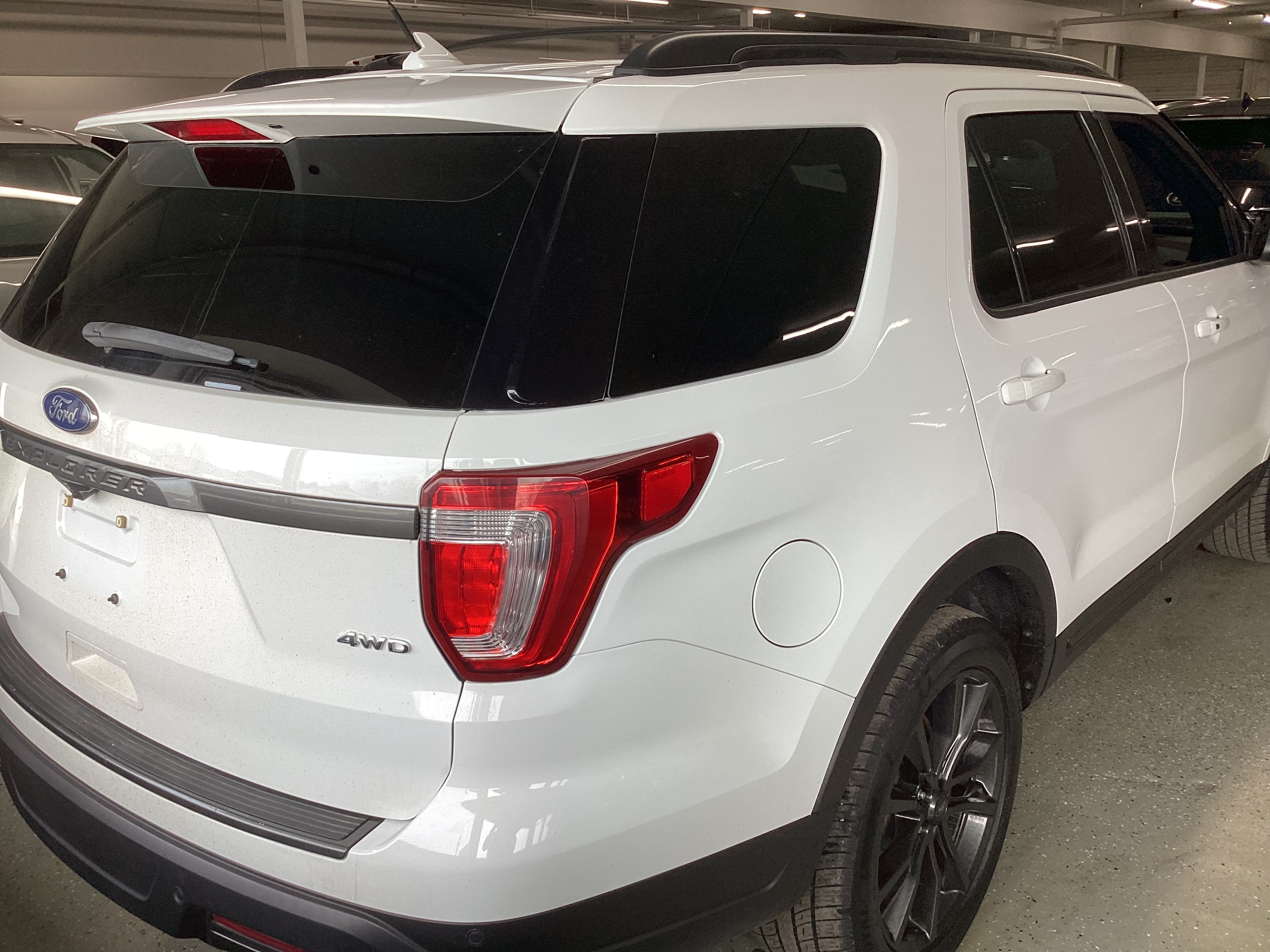 2018 FORD Explorer XLT 4WD - Image 3