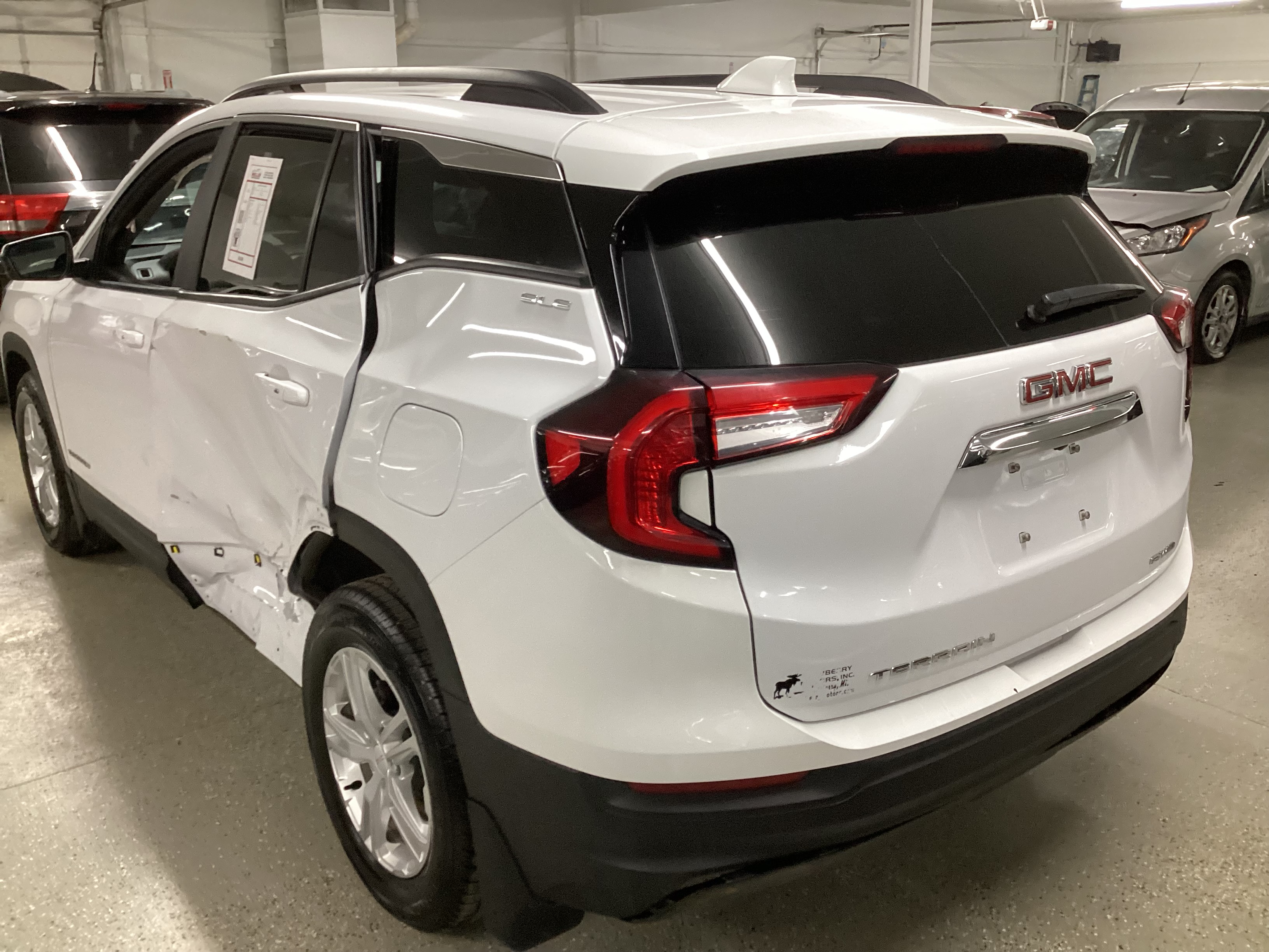 2022 GMC Terrain SLE AWD - Image 2