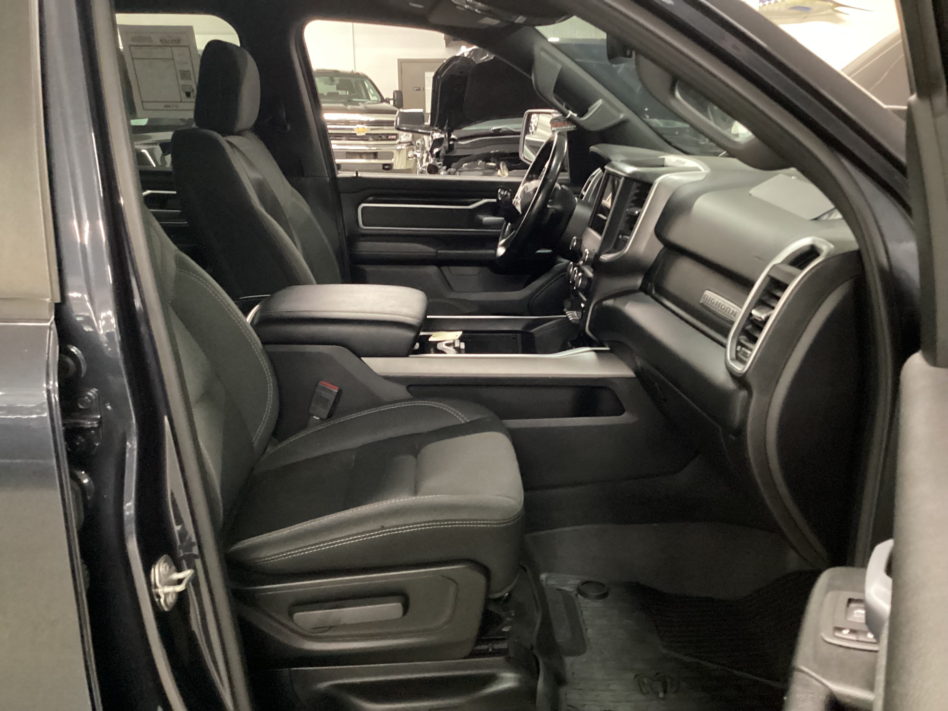 2021 RAM 1500 Big Horn Crew Cab 4WD - Image 15