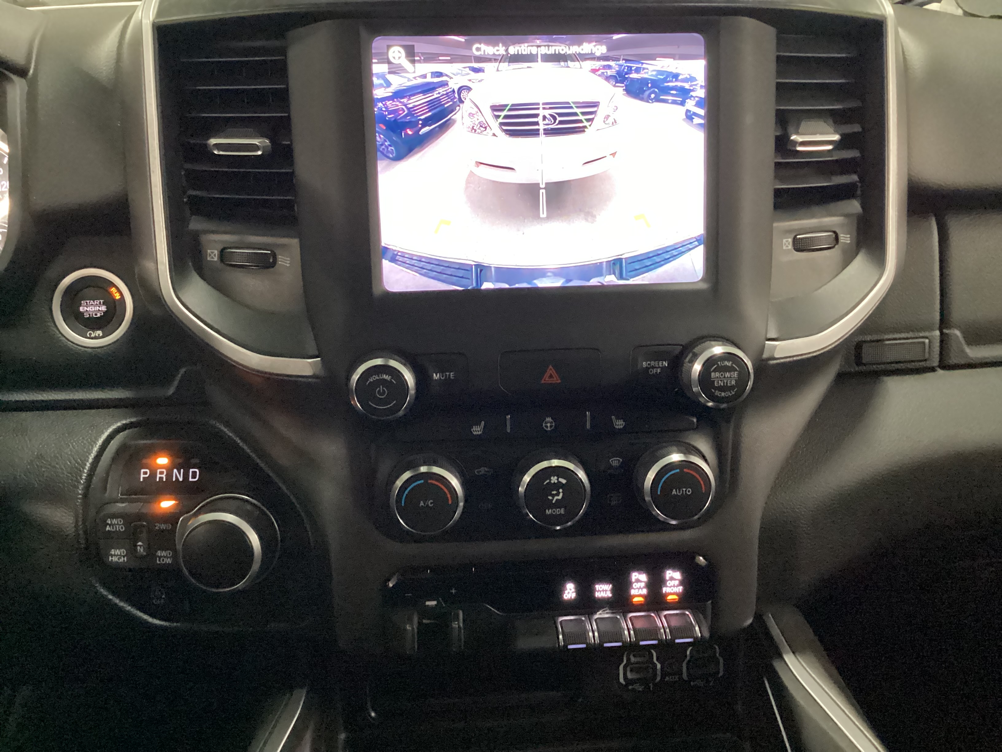 2021 RAM 1500 Big Horn Crew Cab 4WD - Image 17
