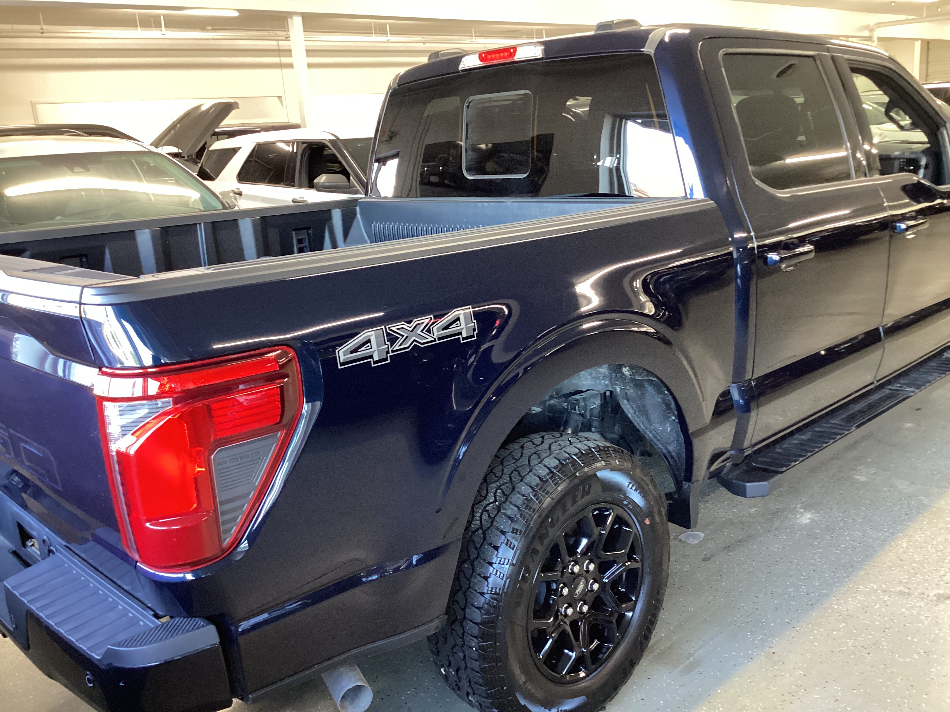 2025 FORD F-150 XLT 4WD SuperCrew - Image 3