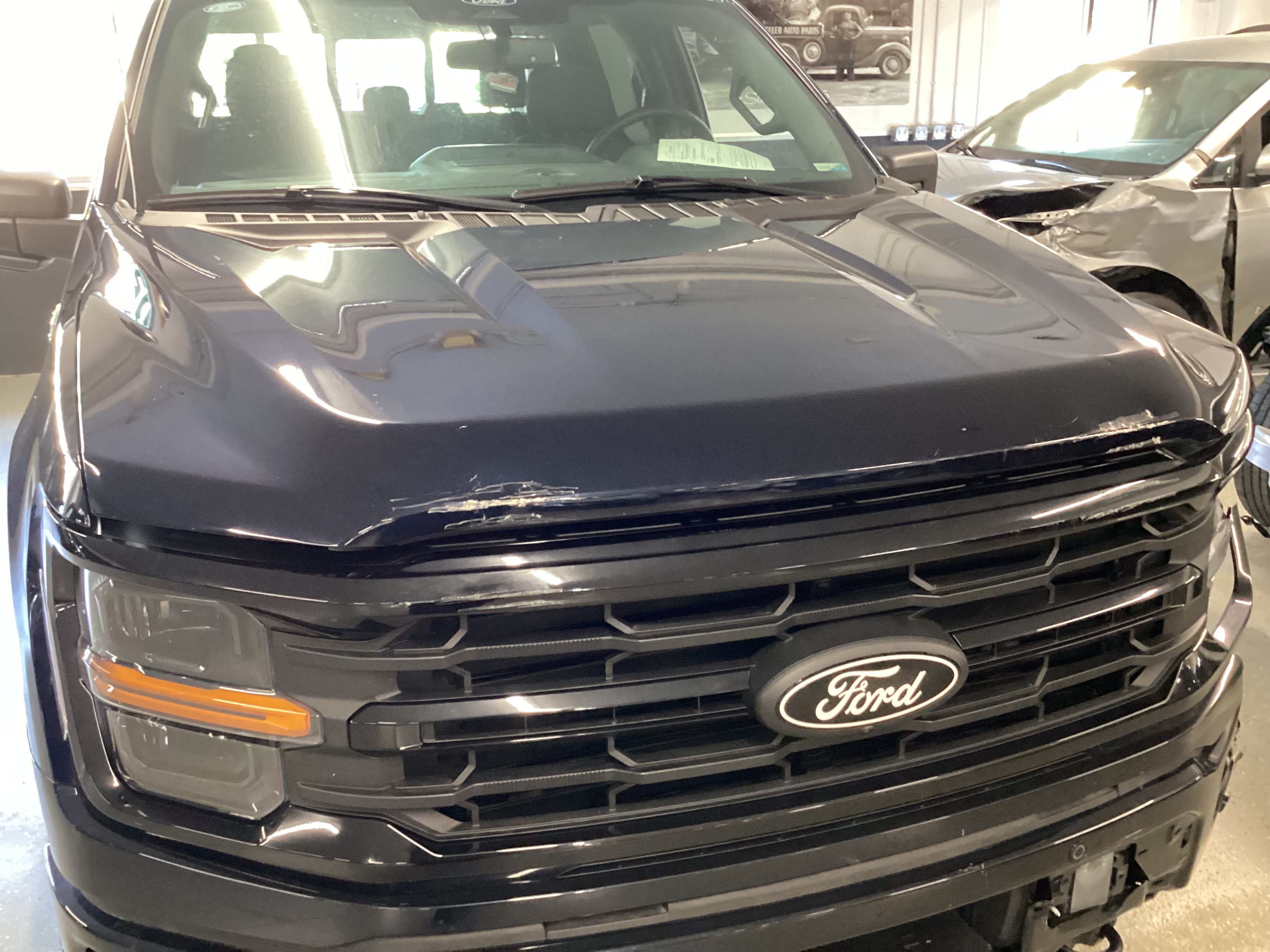 2025 FORD F-150 XLT 4WD SuperCrew - Image 5