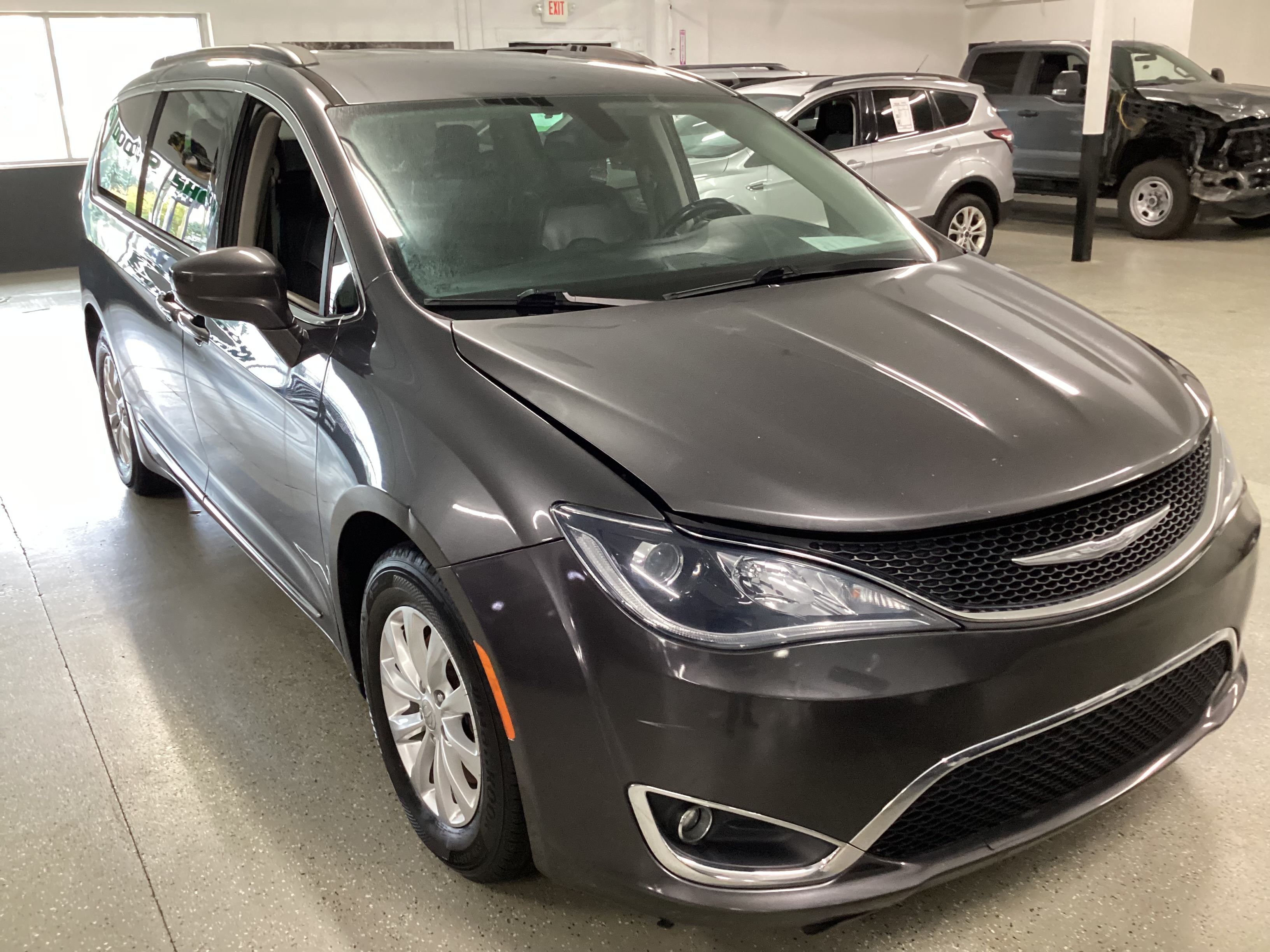 2017 CHRYSLER Pacifica Touring-L - Image 4