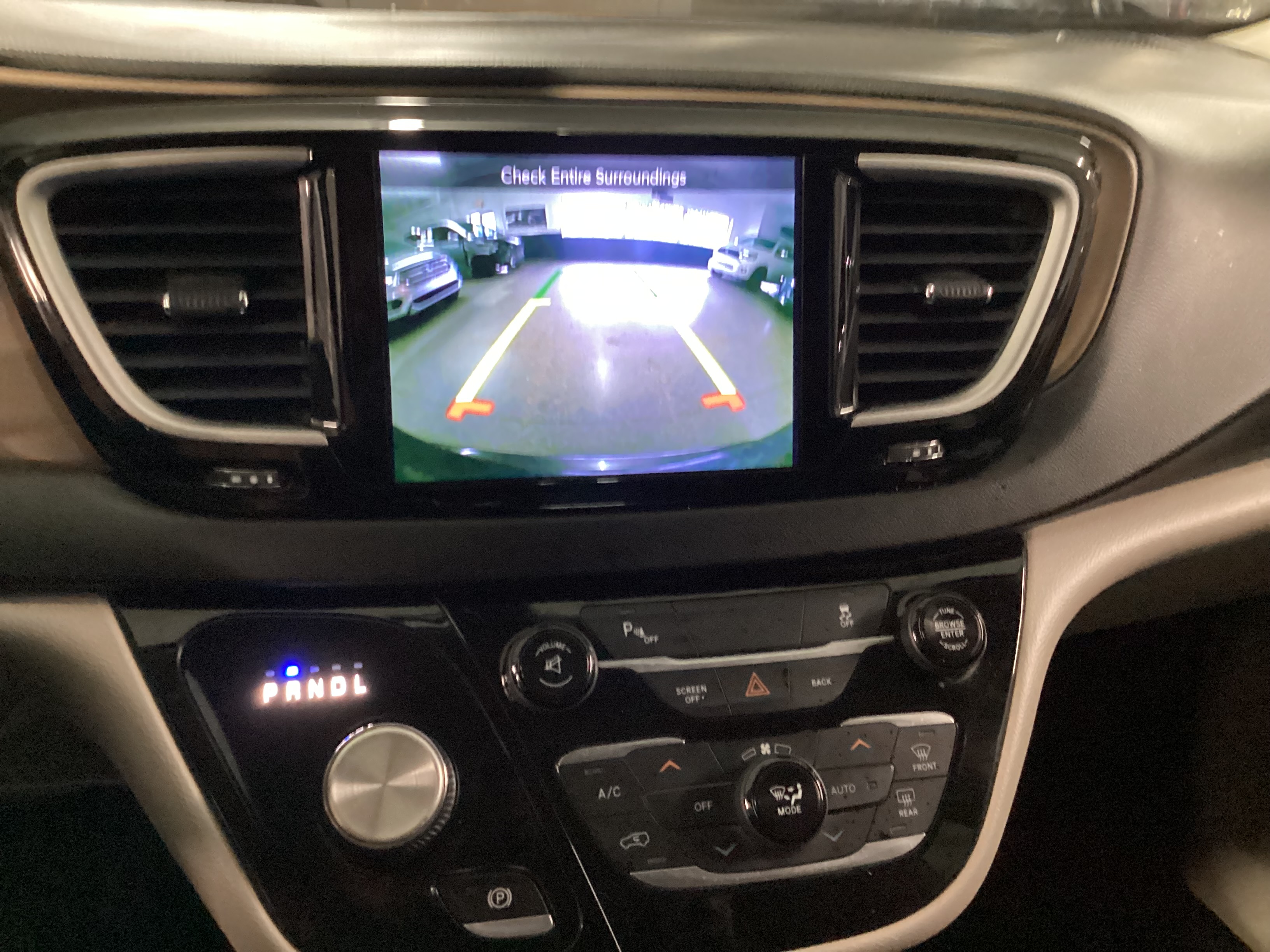 2017 CHRYSLER Pacifica Touring-L - Image 12