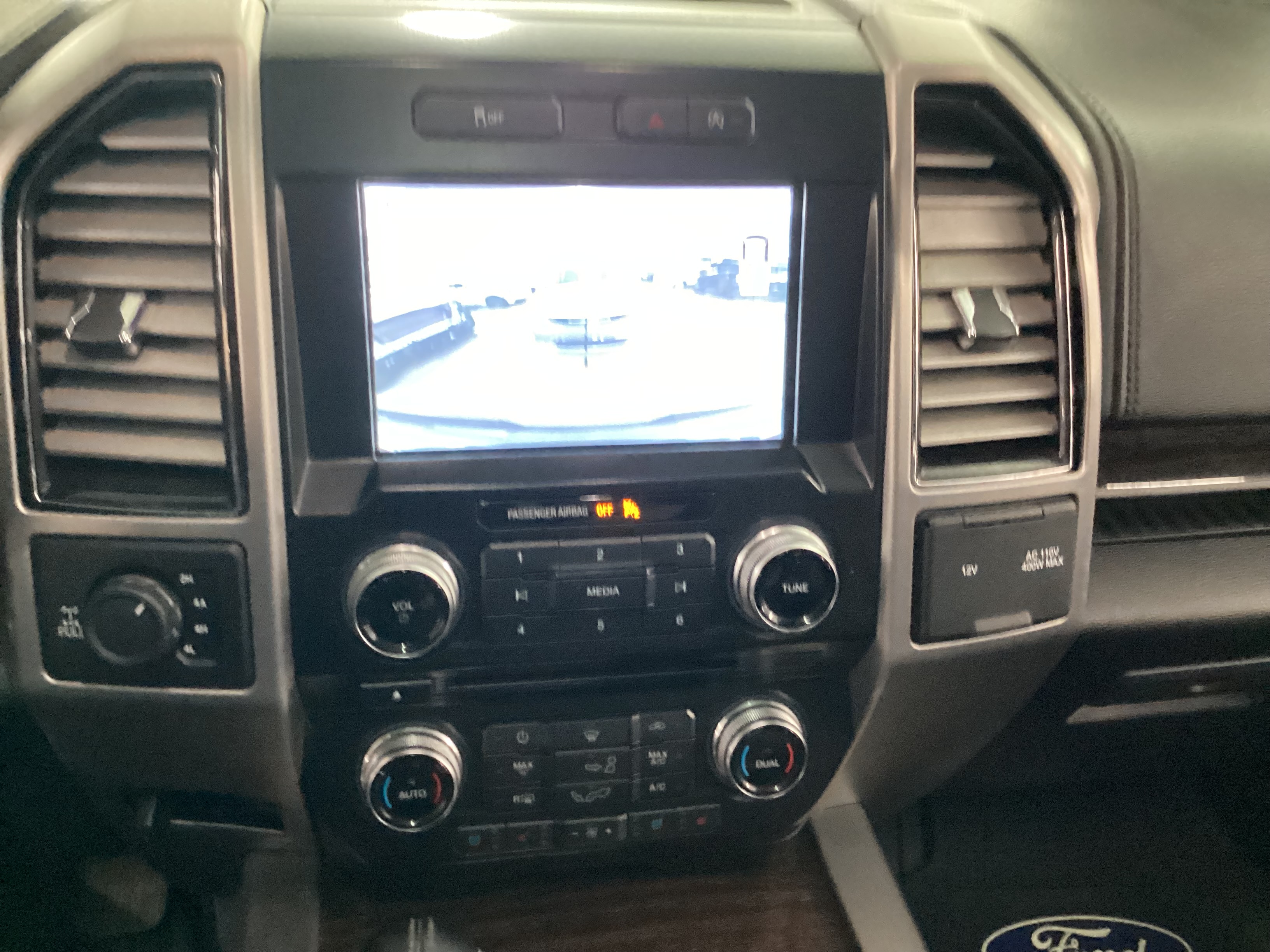 2017 FORD F-150 SuperCrew Platinum 4WD - Image 19