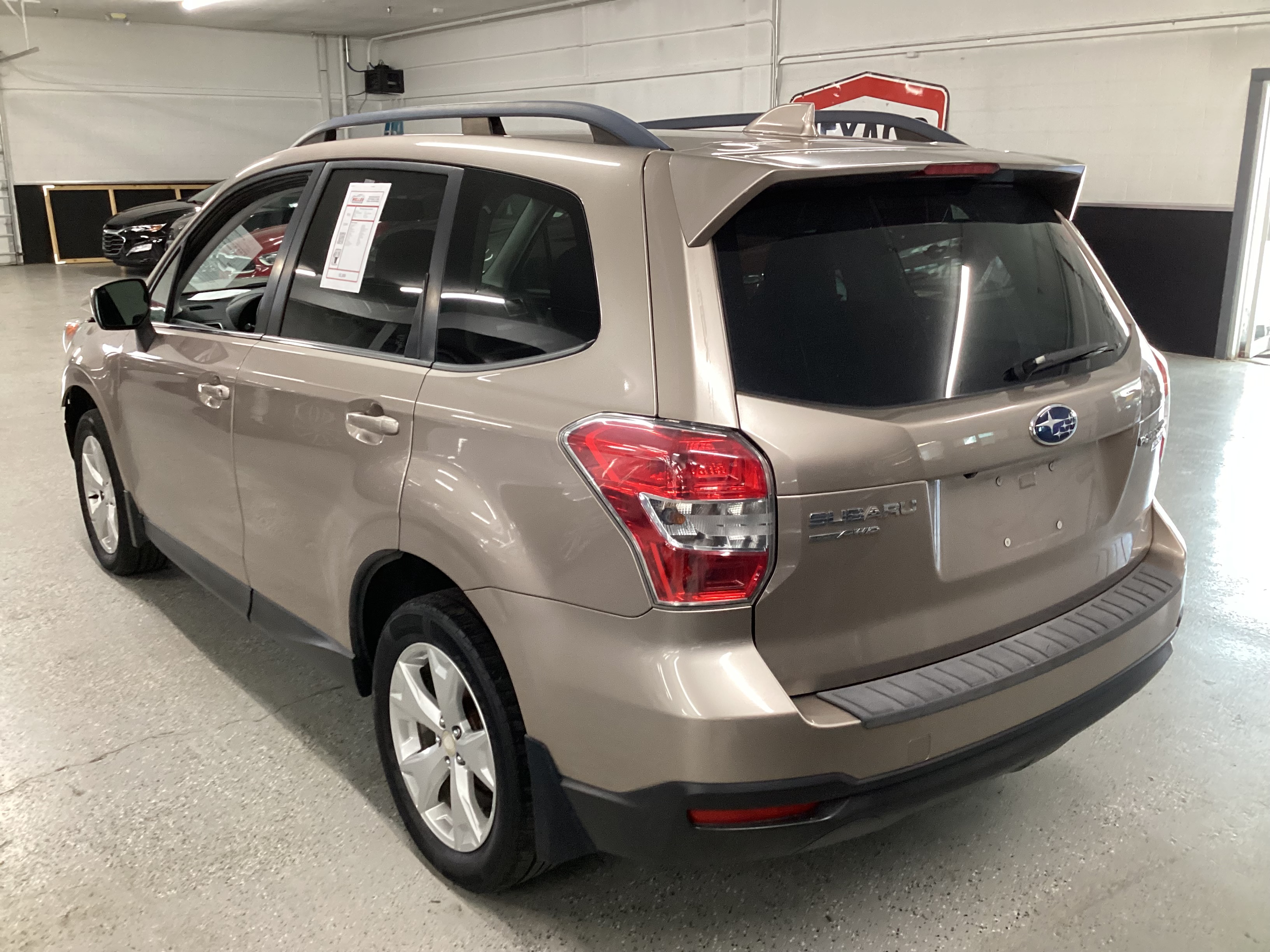 2016 SUBARU Forester Limited AWD - Image 2