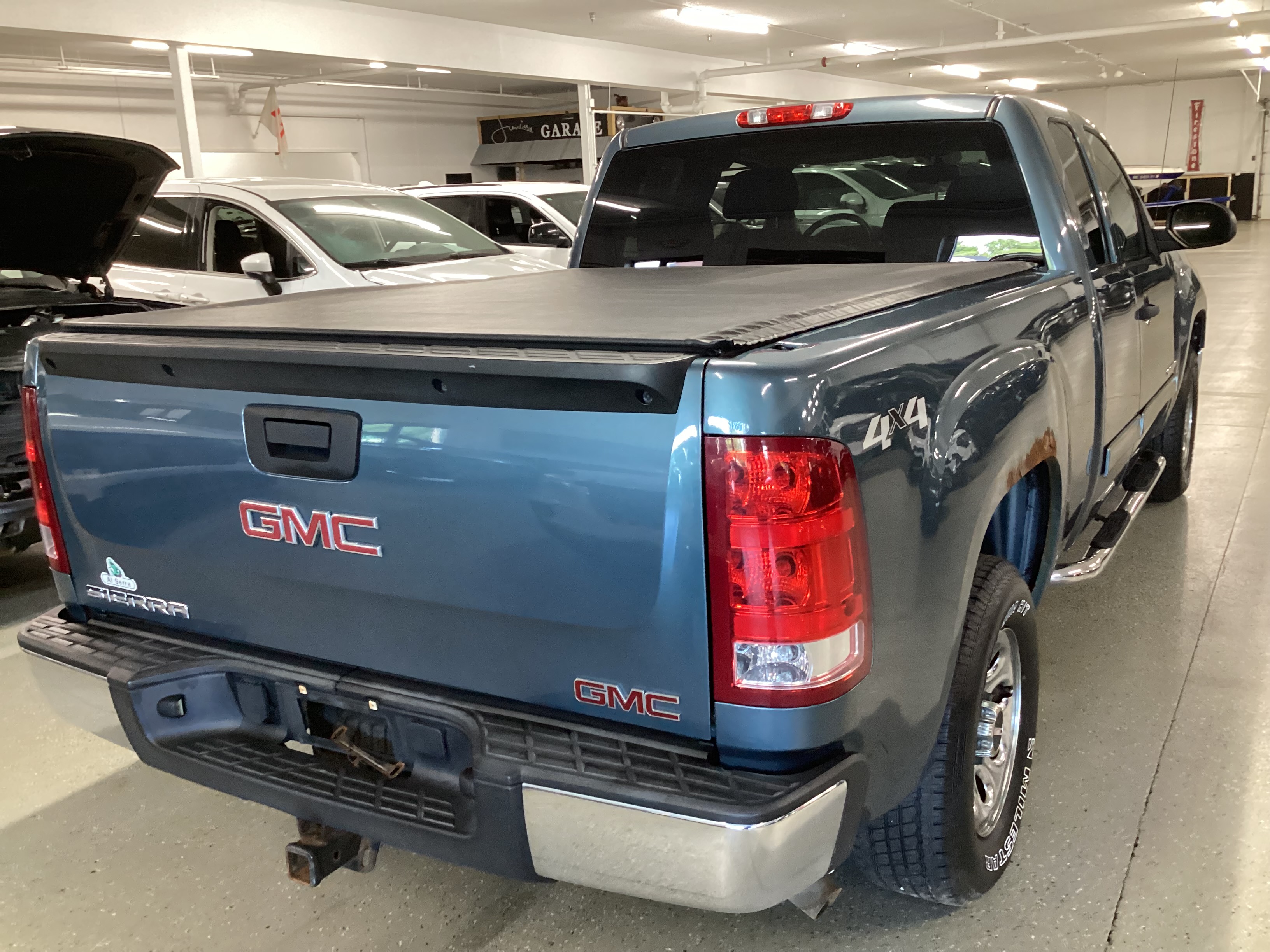 2013 GMC Sierra SL 4WD Ext. Cab - Image 3