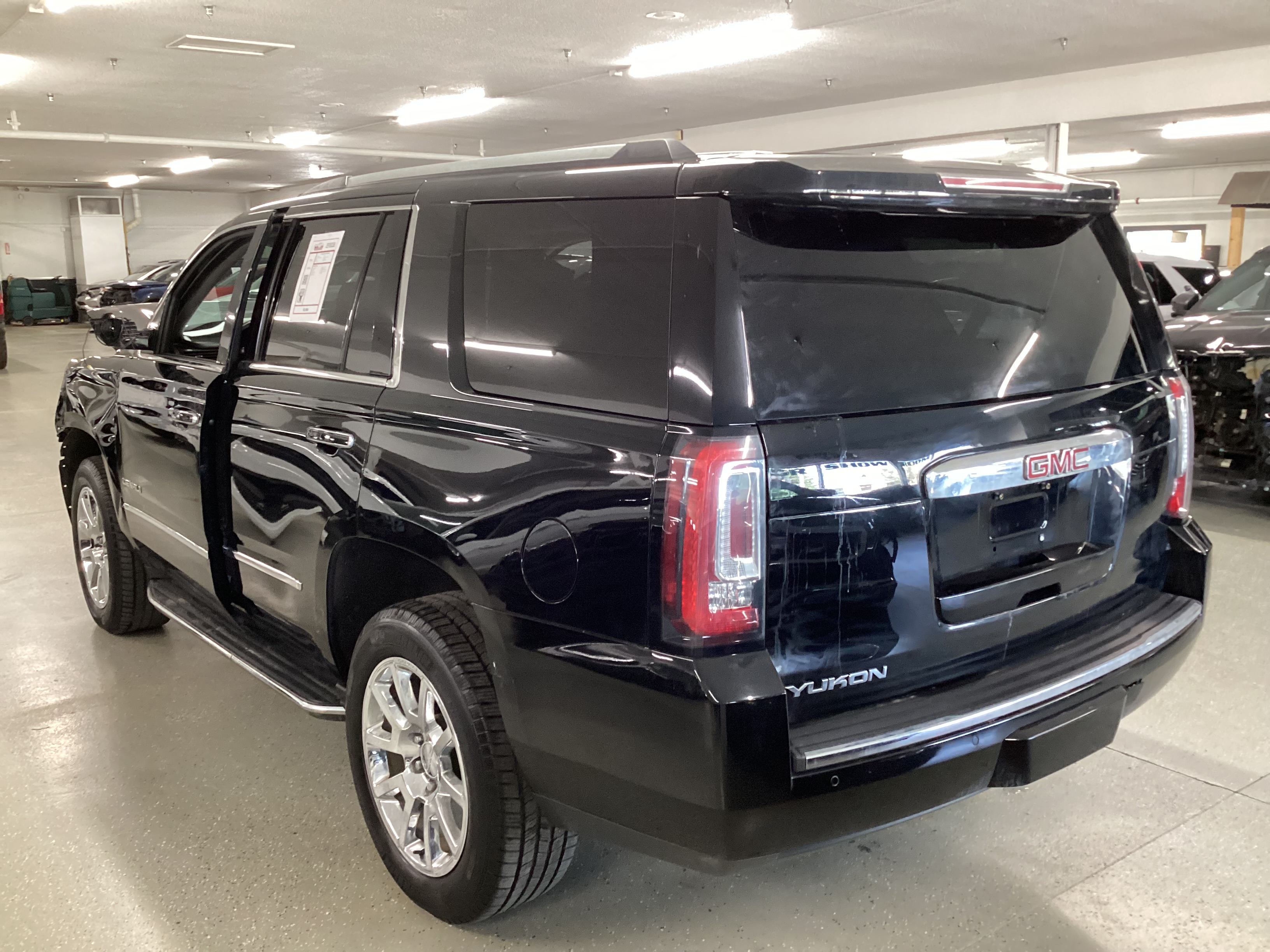 2018 GMC Yukon Denali 4WD - Image 2
