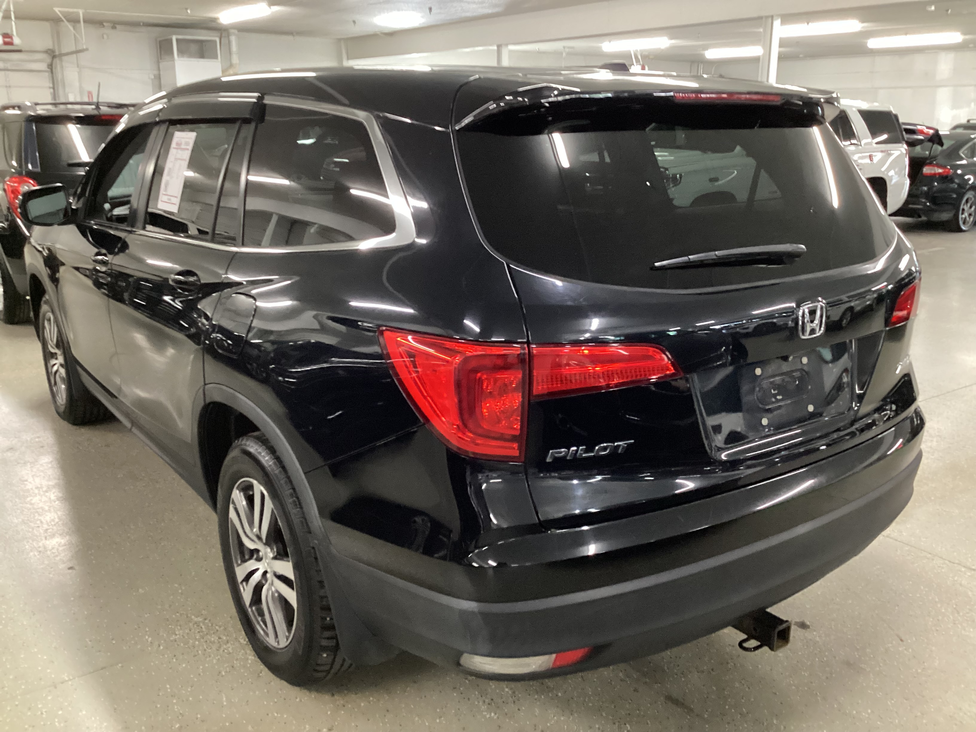 2016 HONDA Pilot EXL 4WD - Image 2