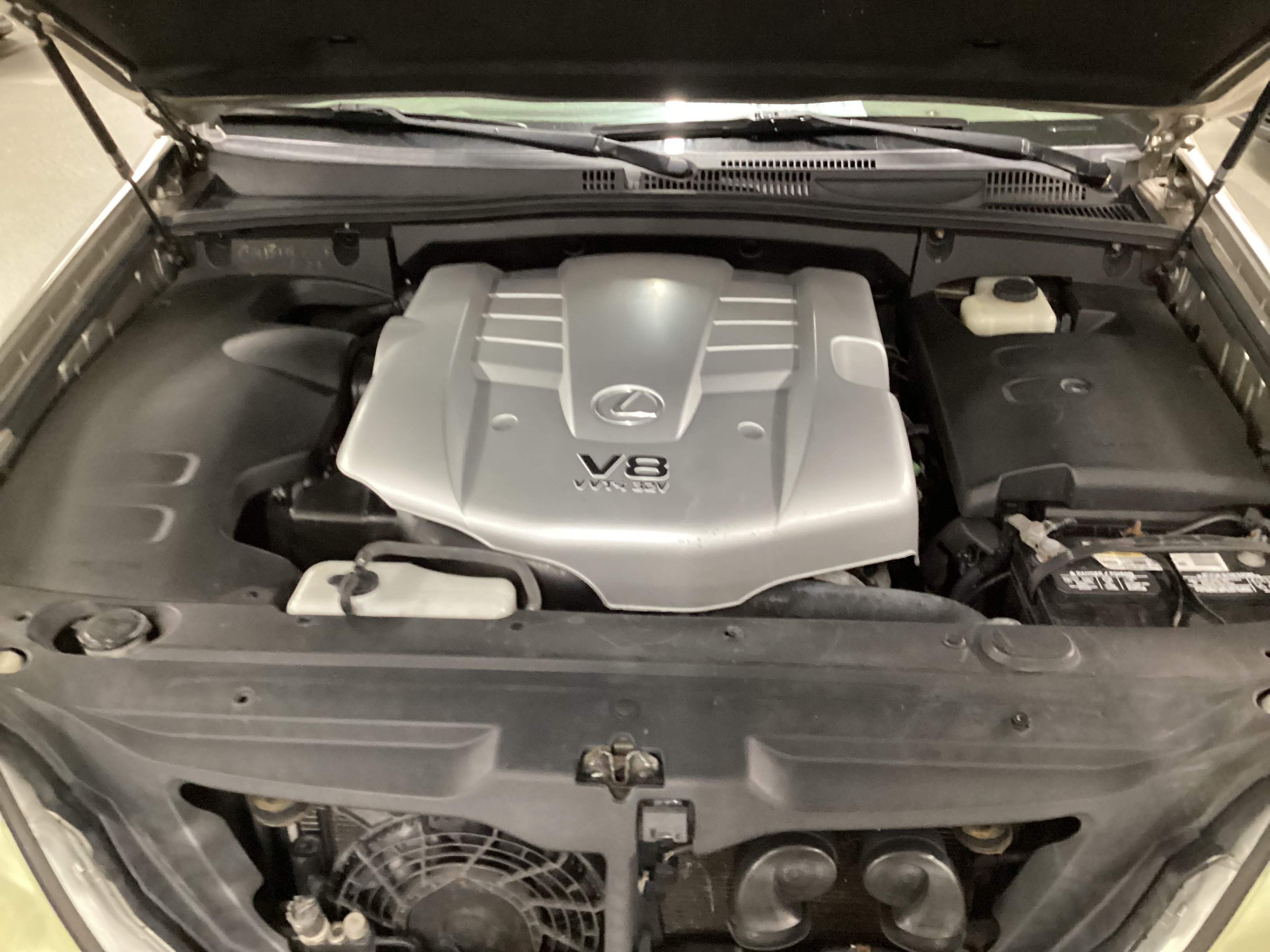 2005 LEXUS GX470 4WD - Image 5