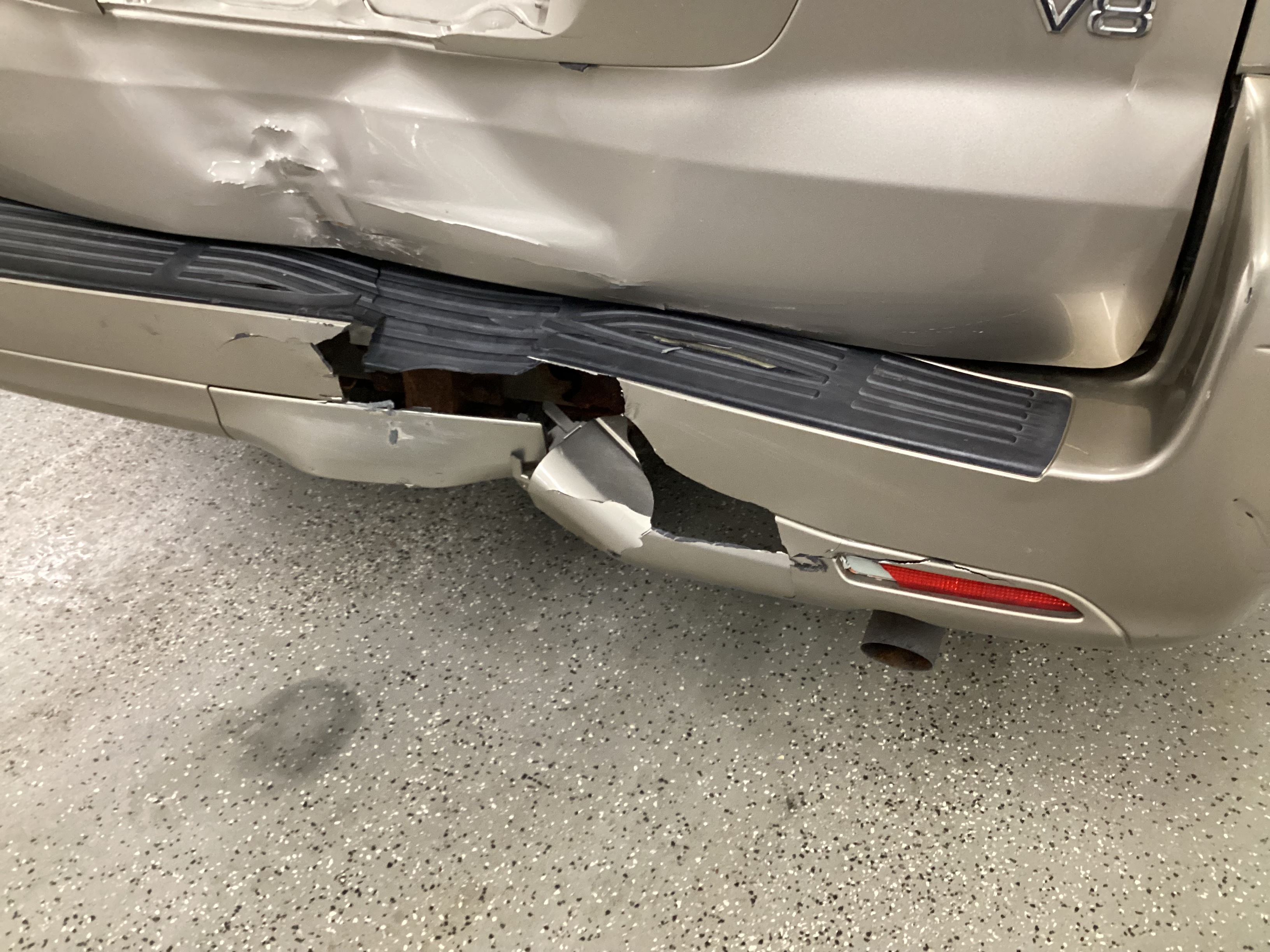 2005 LEXUS GX470 4WD - Image 11