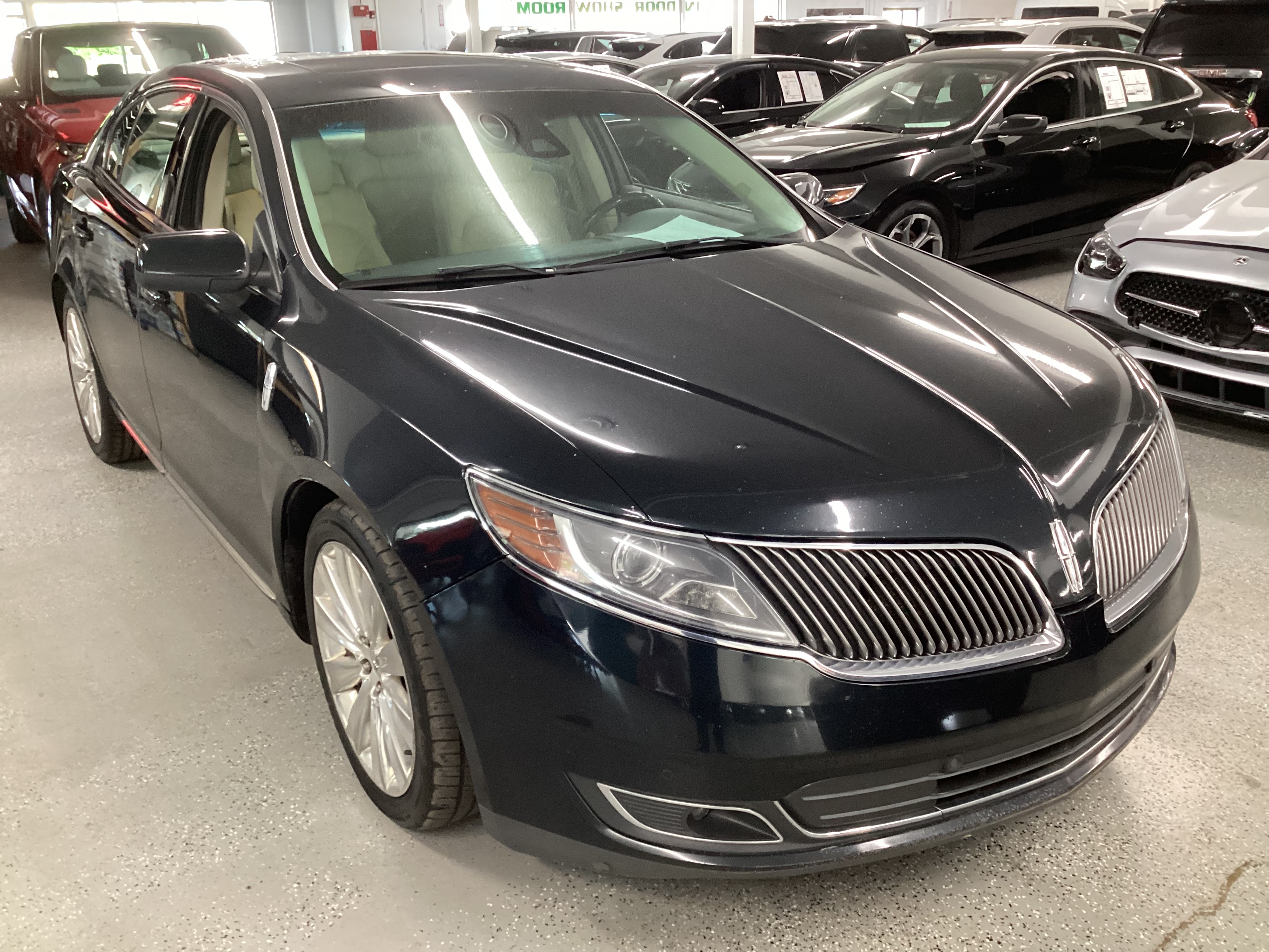 2014 LINCOLN MKS AWD - Image 4