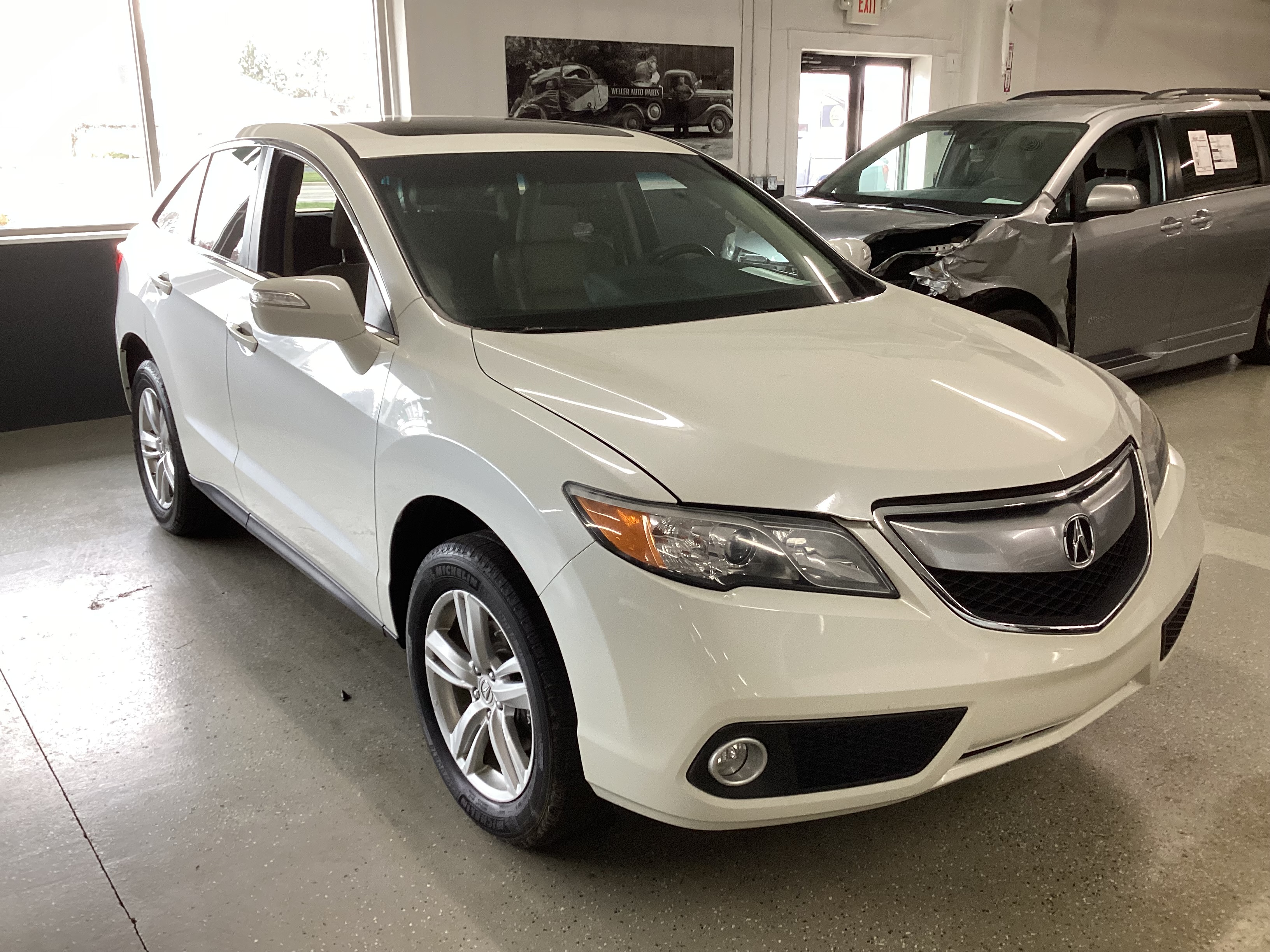 2015 ACURA RDX Tech Package AWD - Image 4