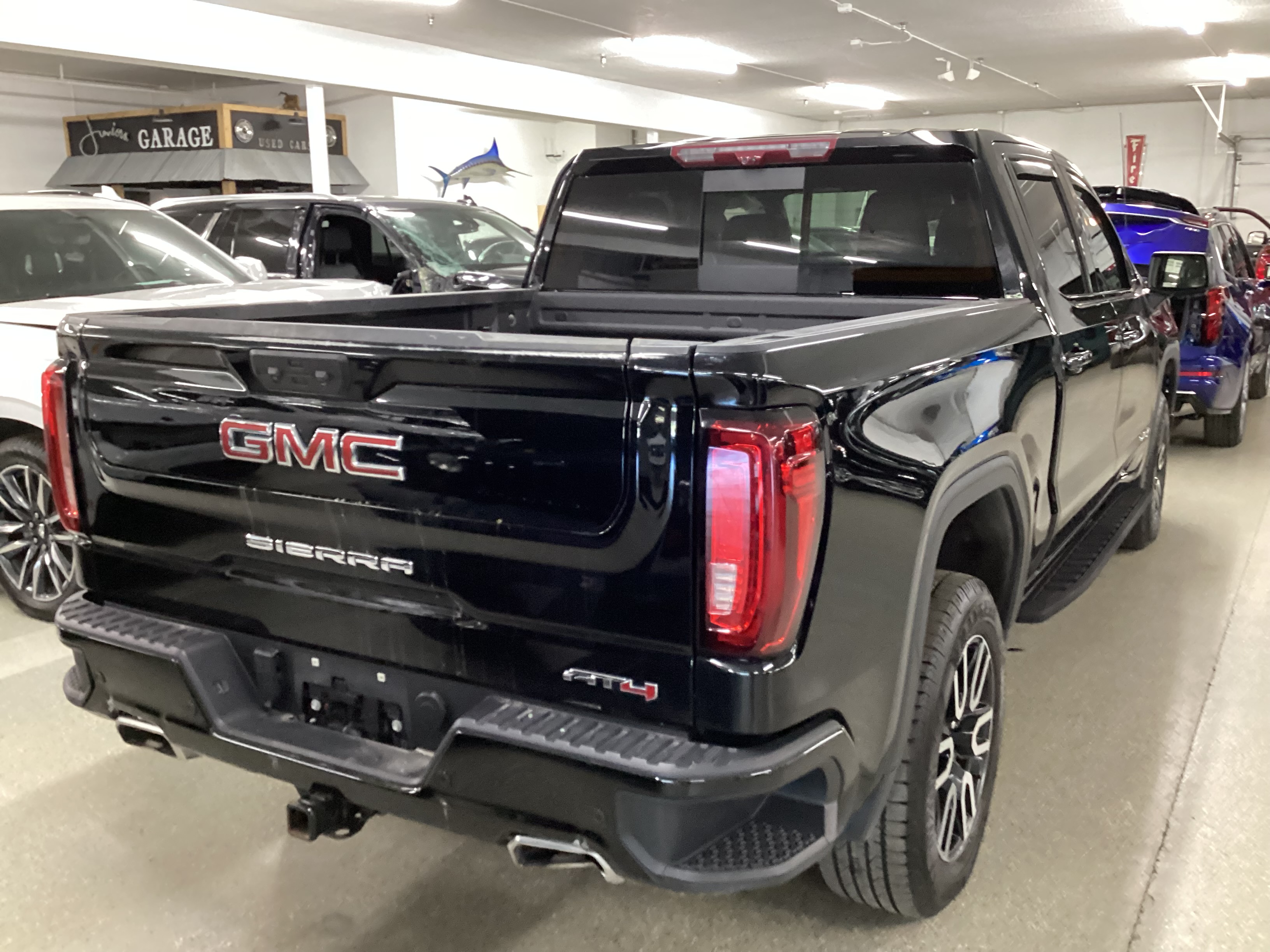 2024 GMC Sierra 1500 4WD Crew Cab AT4 - Image 3