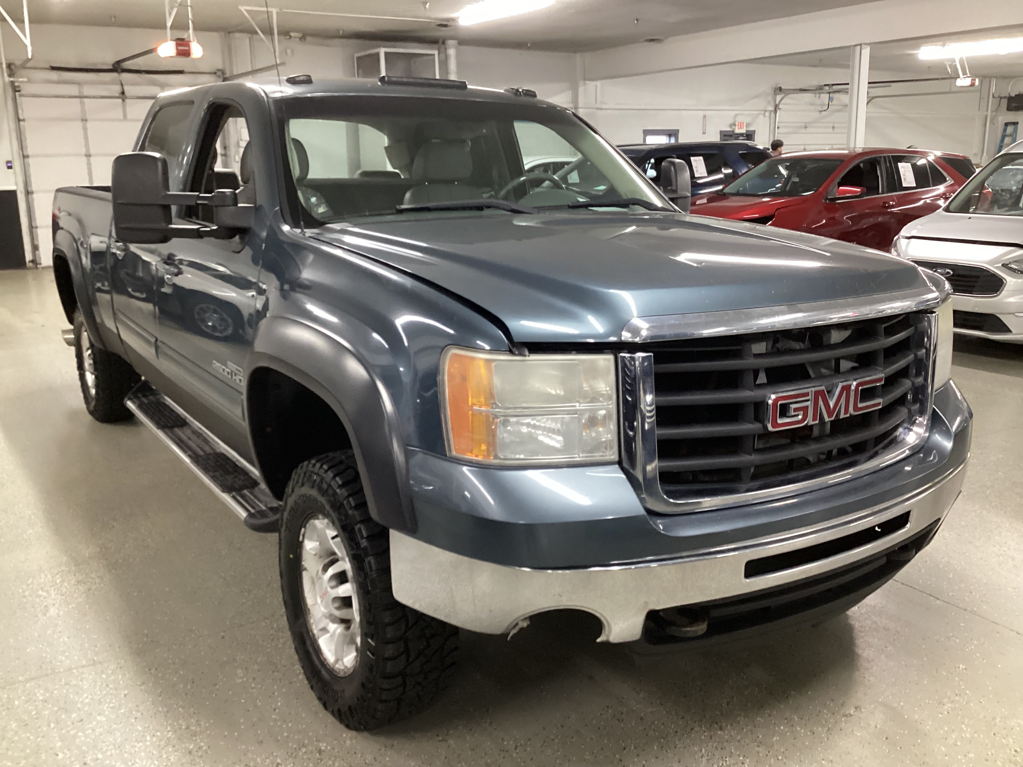2008 GMC Sierra 2500HD 4WD Crew Cab SLT - Image 4
