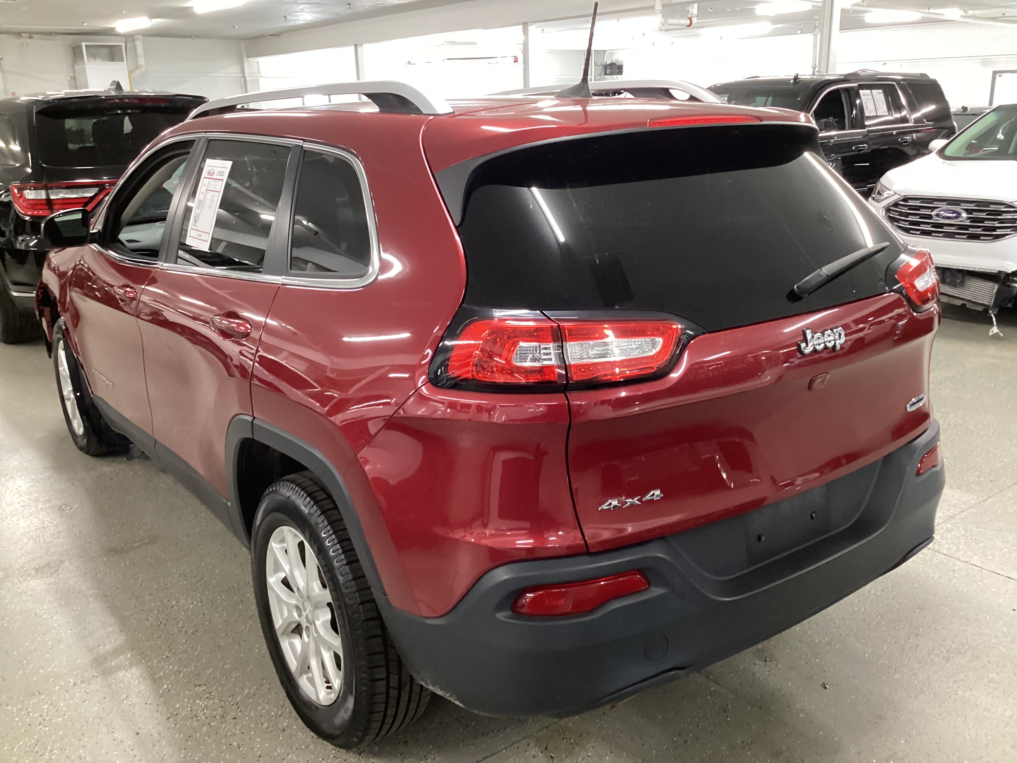 2016 JEEP Cherokee Latitude 4WD - Image 2