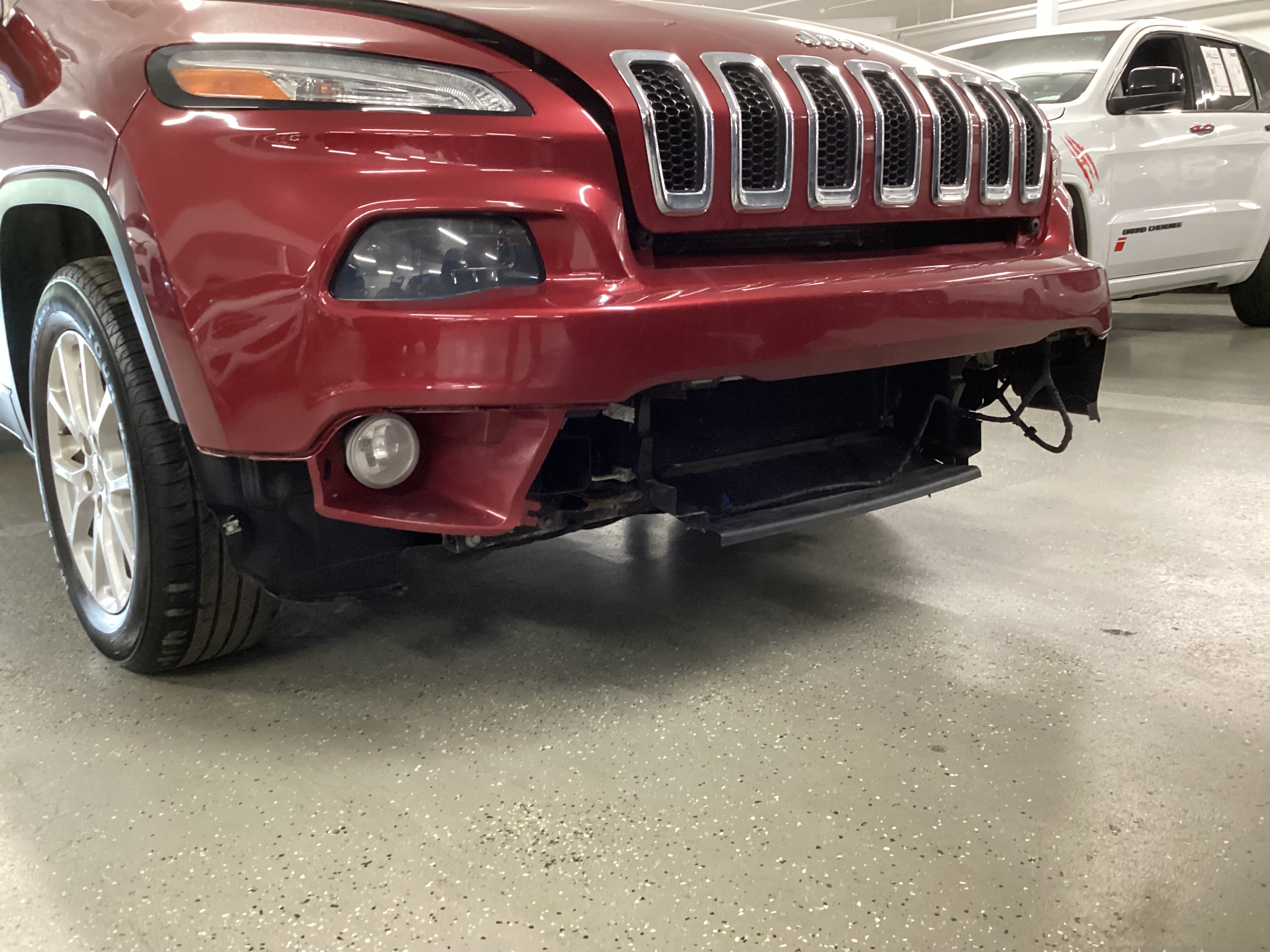 2016 JEEP Cherokee Latitude 4WD - Image 5