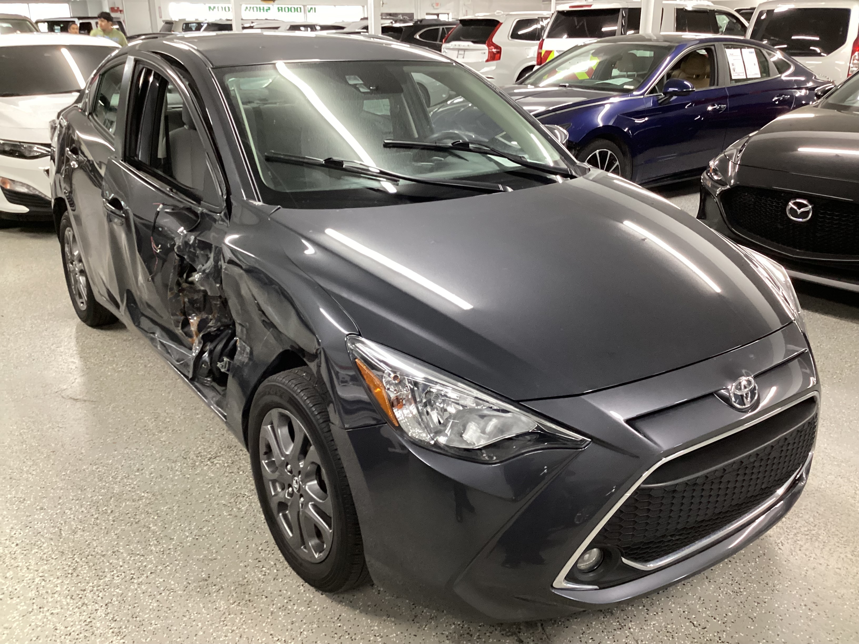 2019 TOYOTA Yaris LE - Image 4