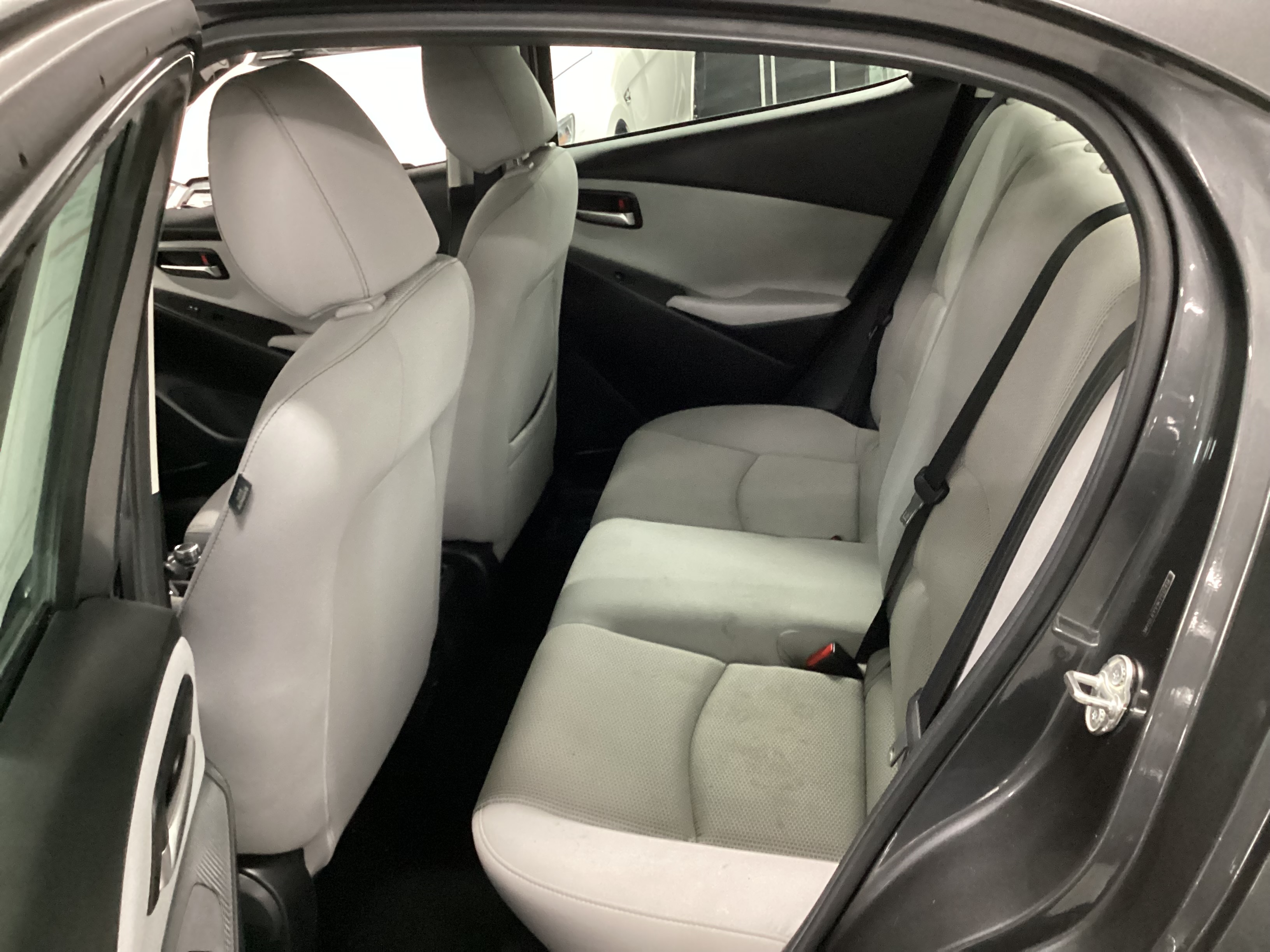 2019 TOYOTA Yaris LE - Image 7