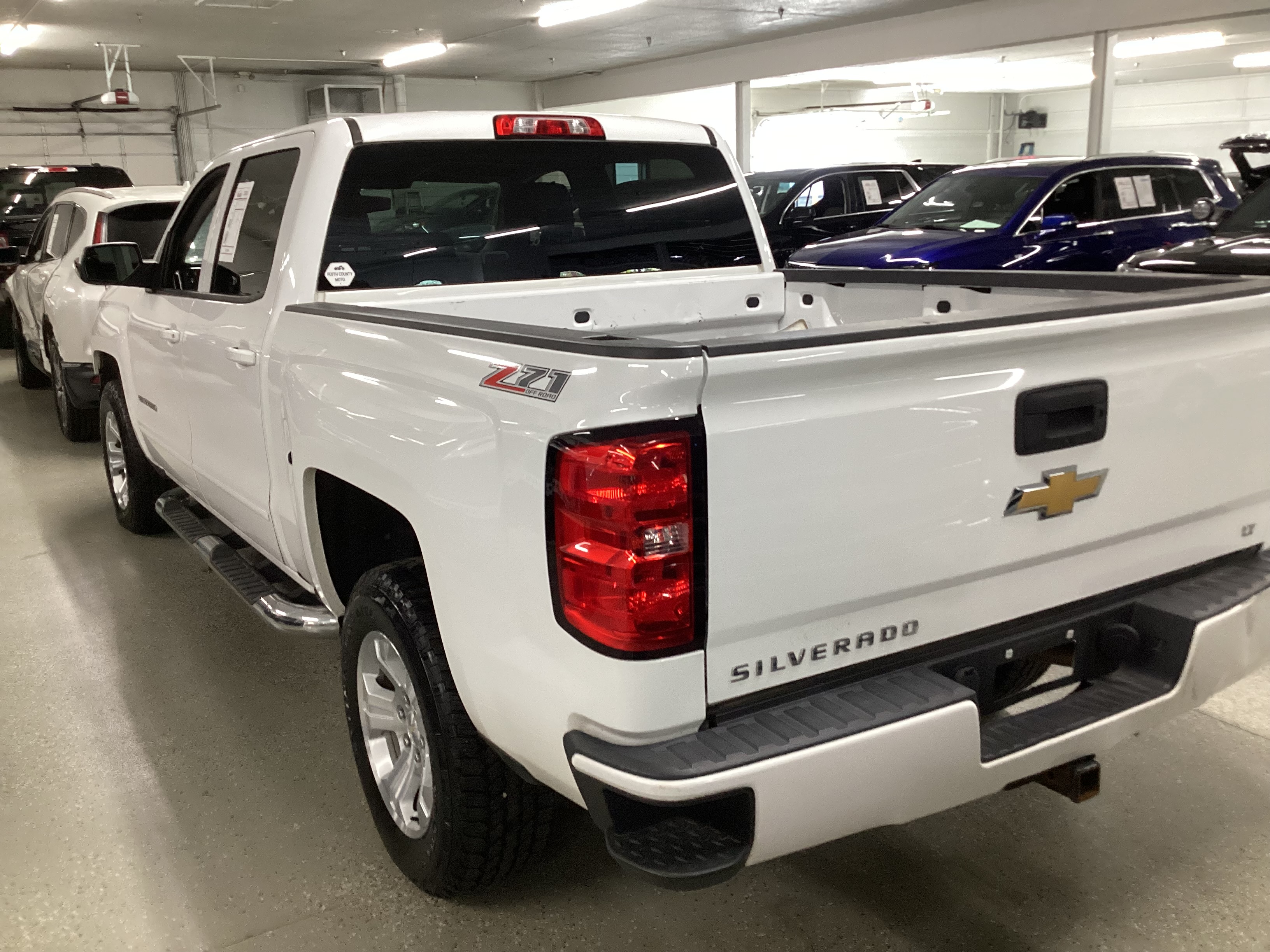 2017 CHEVROLET Silverado LT 4WD Crew Cab - Image 2
