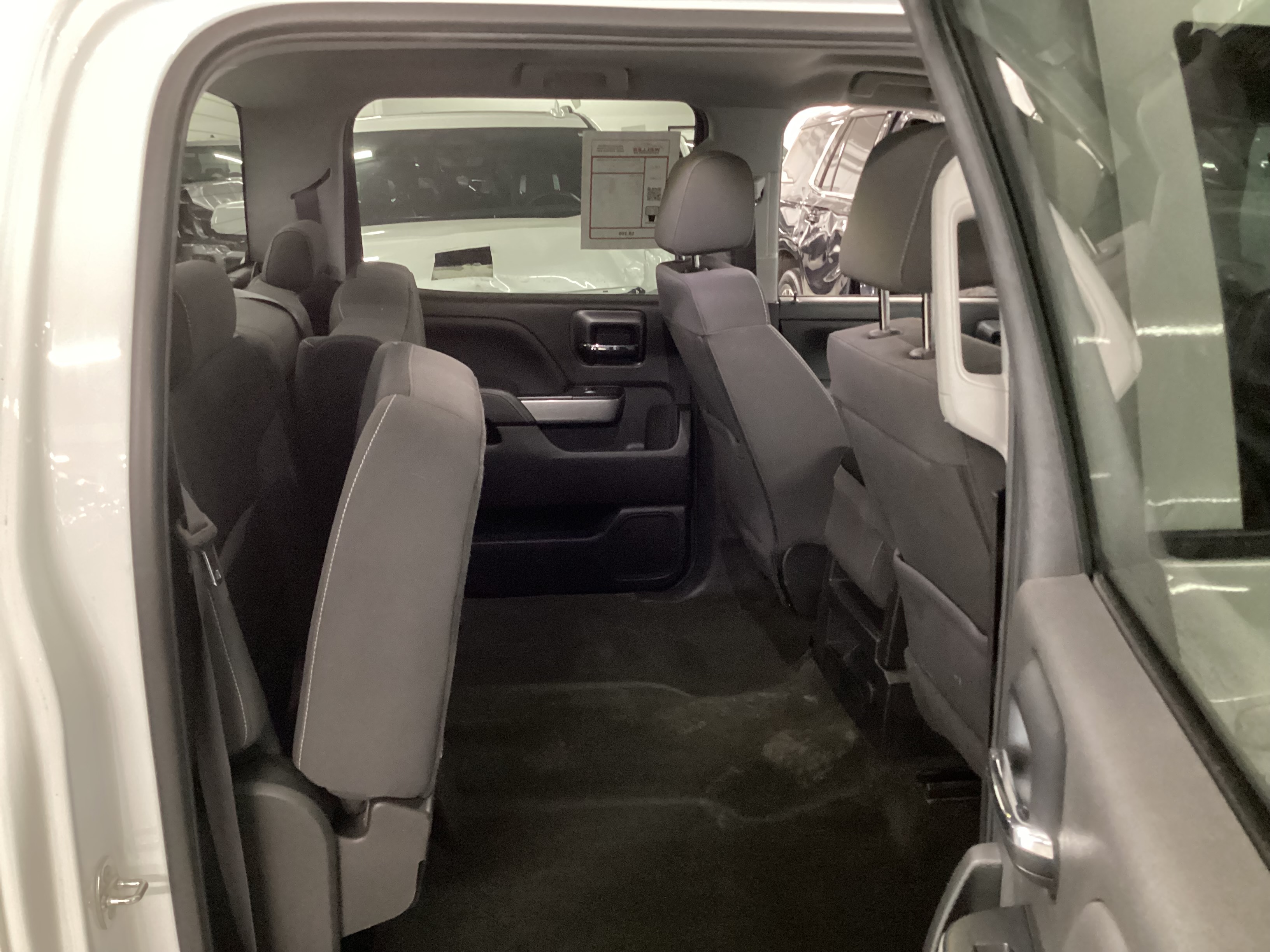 2017 CHEVROLET Silverado LT 4WD Crew Cab - Image 12