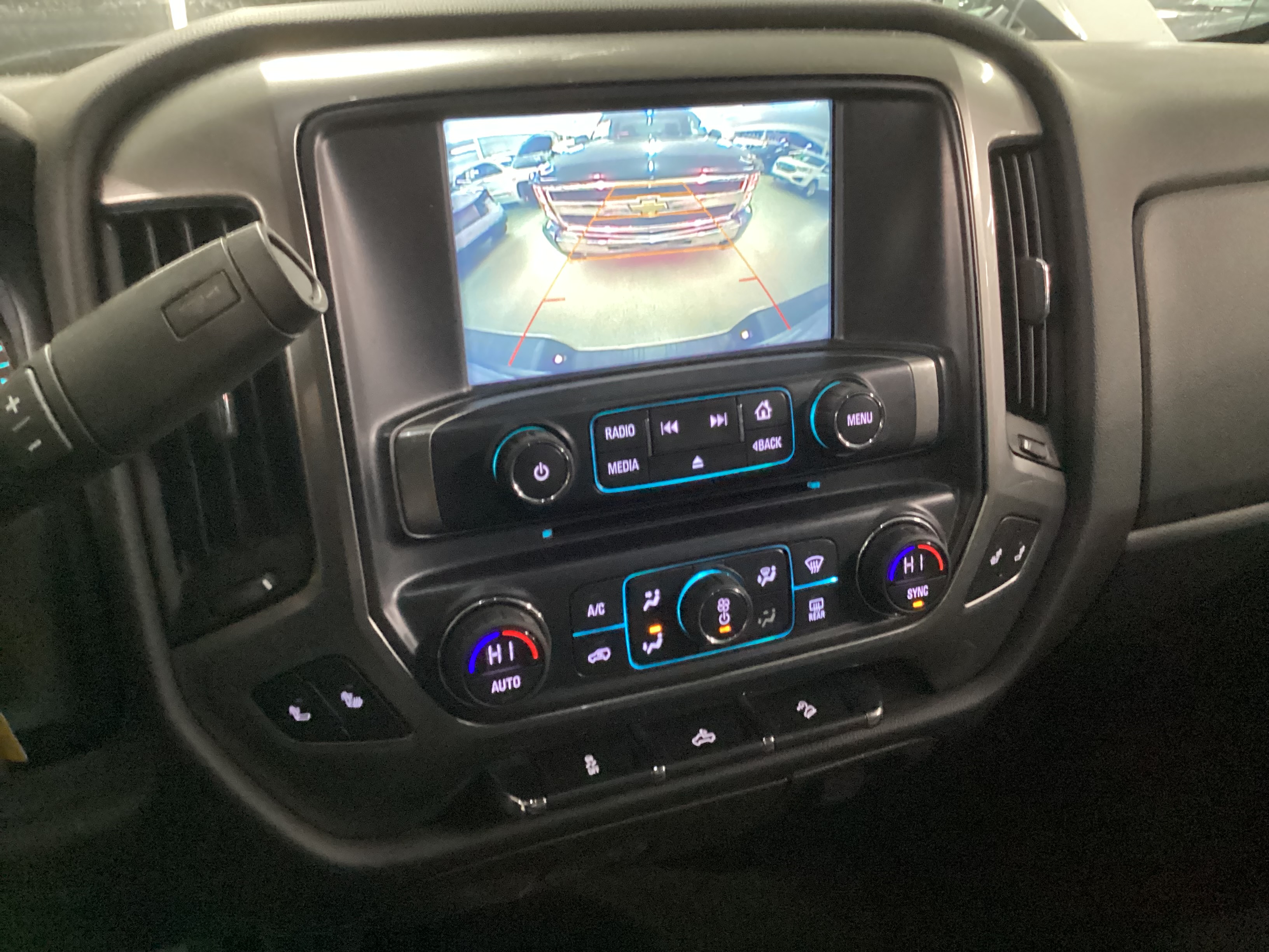 2017 CHEVROLET Silverado LT 4WD Crew Cab - Image 16