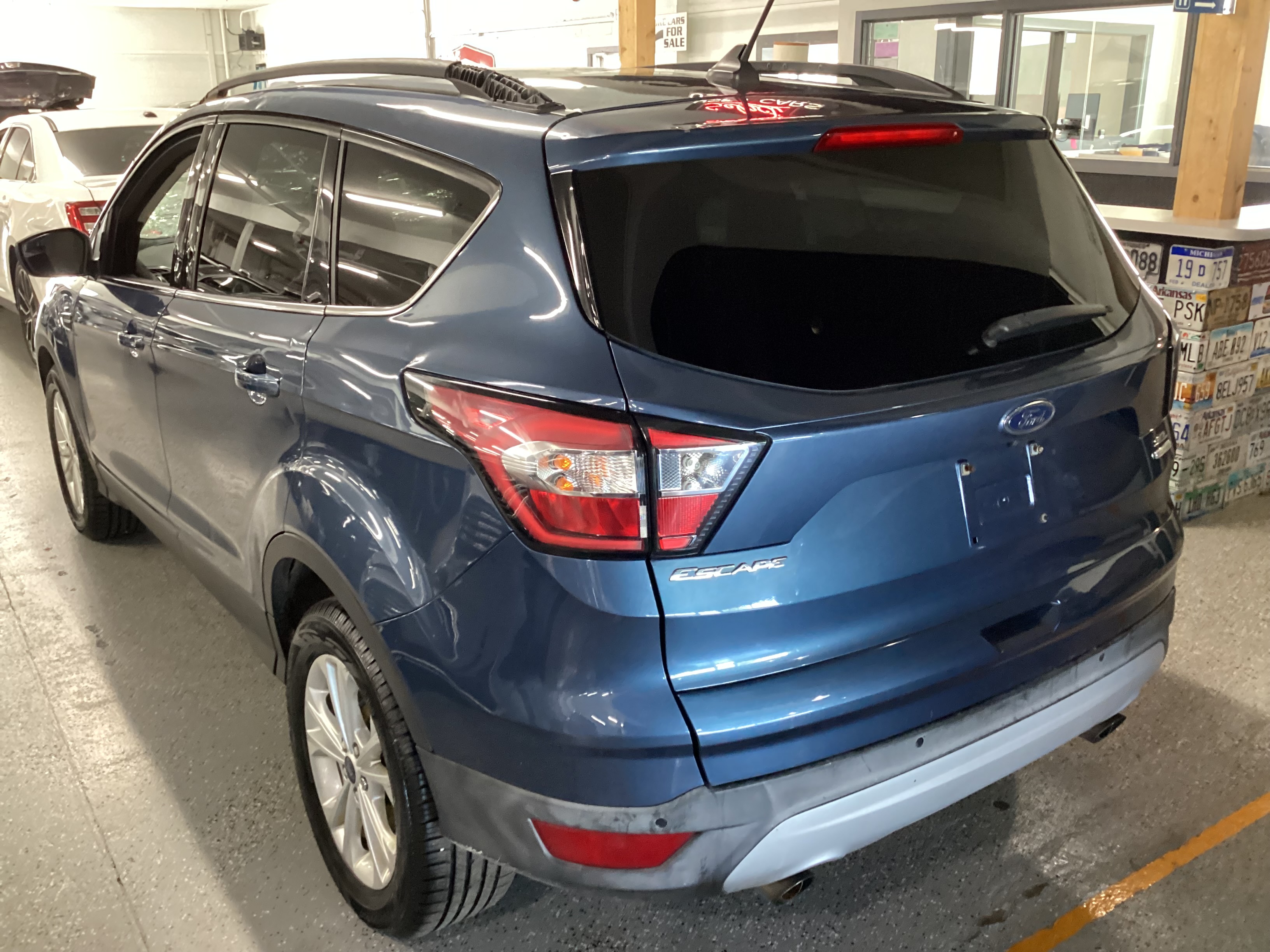 2018 FORD Escape SEL - Image 2
