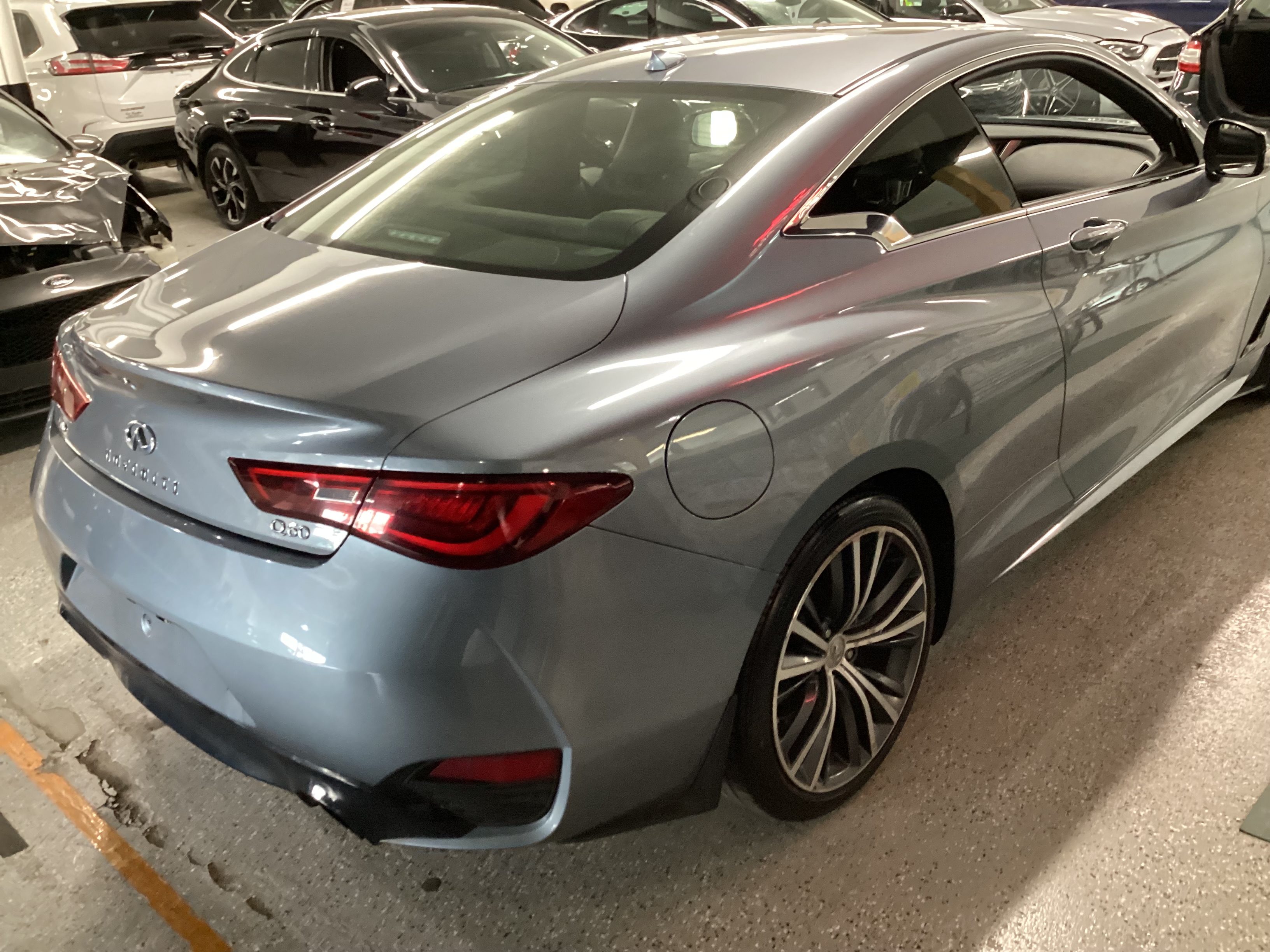 2017 INFINITI Q60 Premium AWD - Image 3