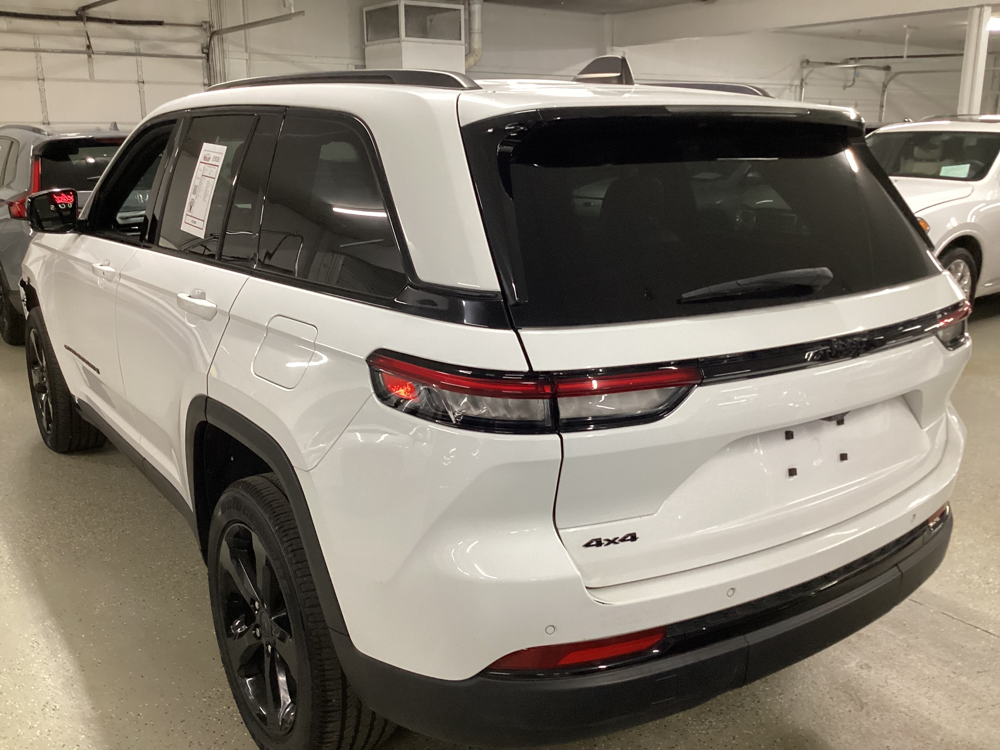 2024 JEEP Grand Cherokee Altitude X 4WD - Image 2