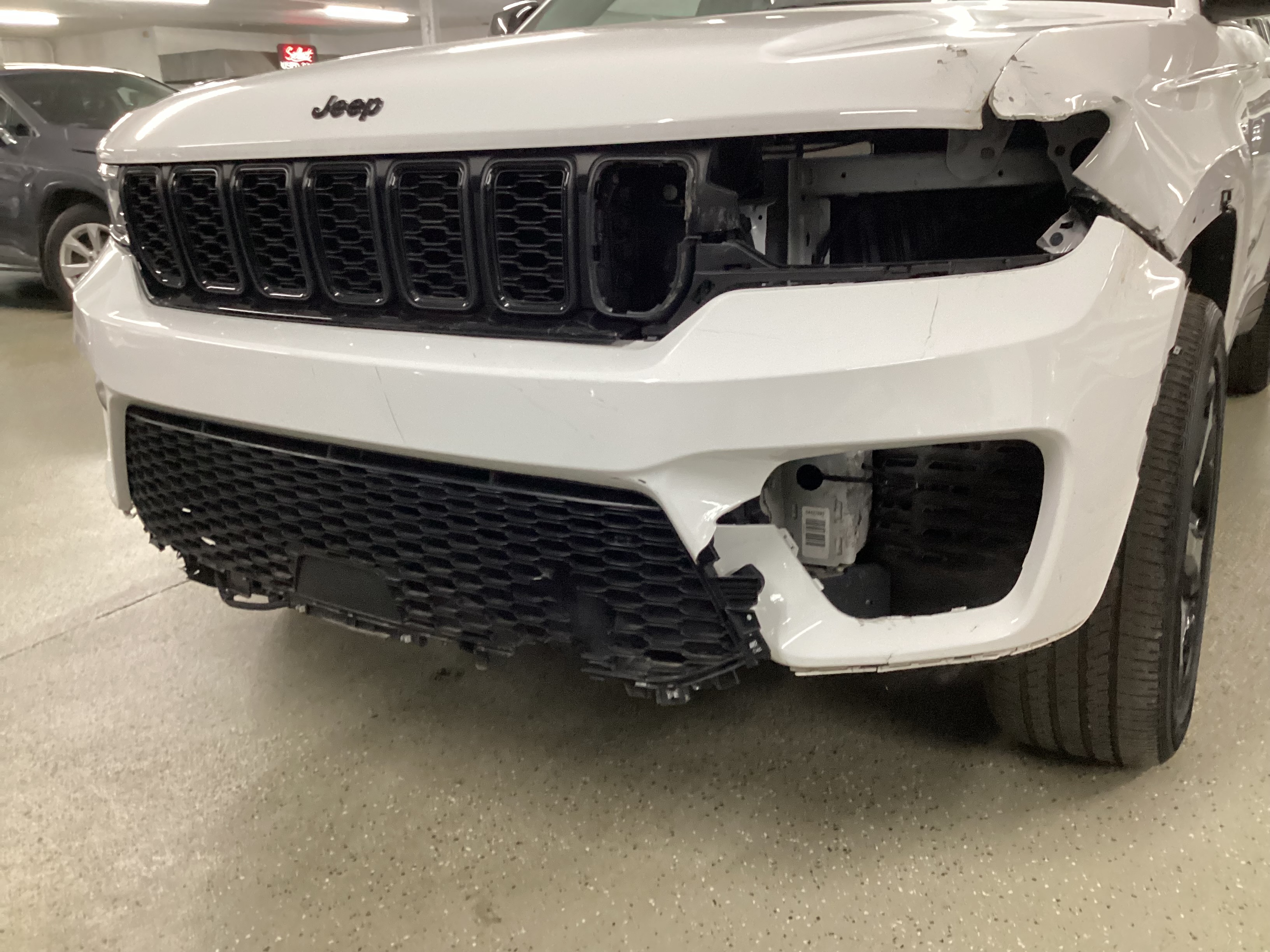 2024 JEEP Grand Cherokee Altitude X 4WD - Image 5
