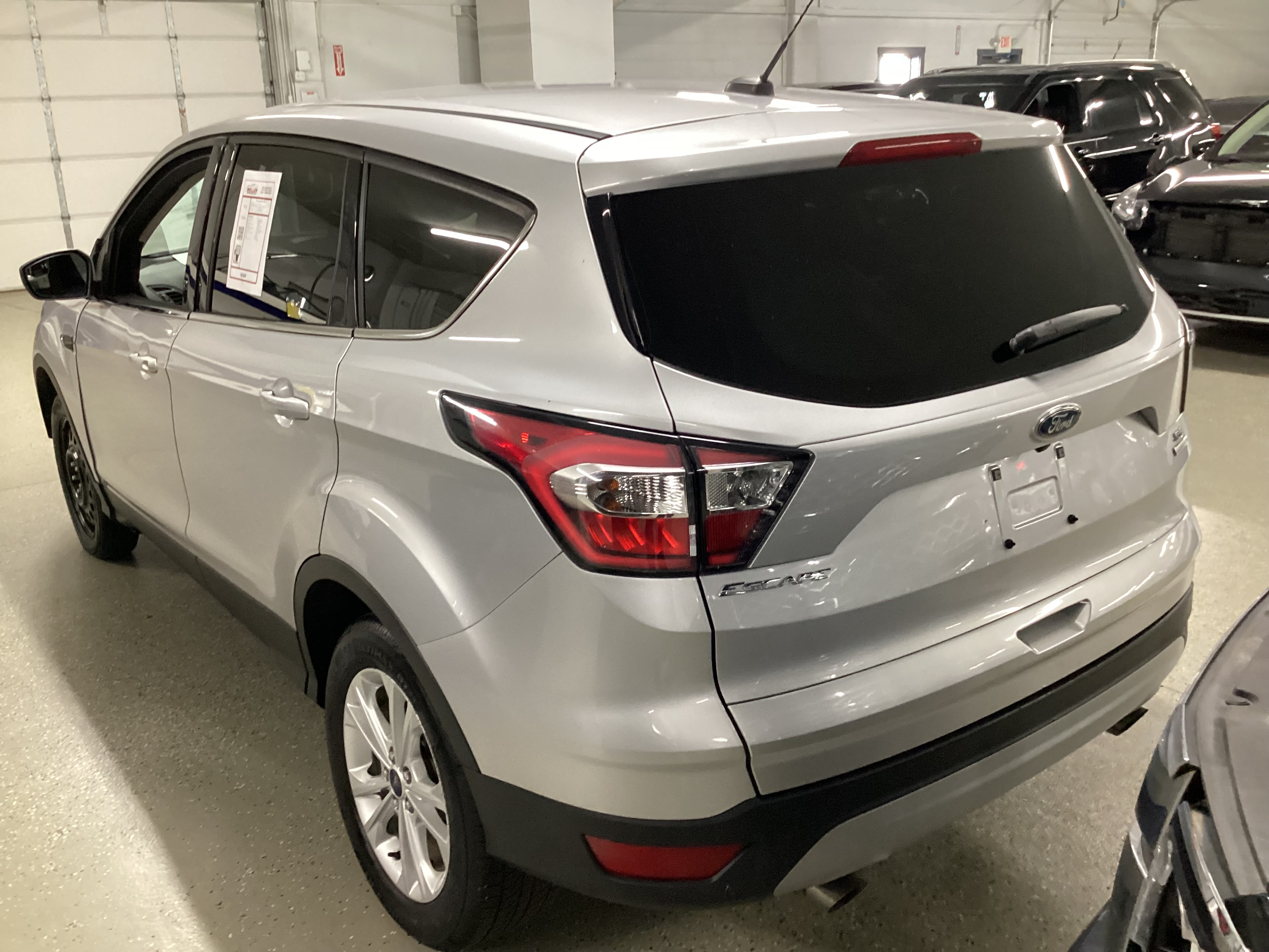 2017 FORD Escape SE - Image 2