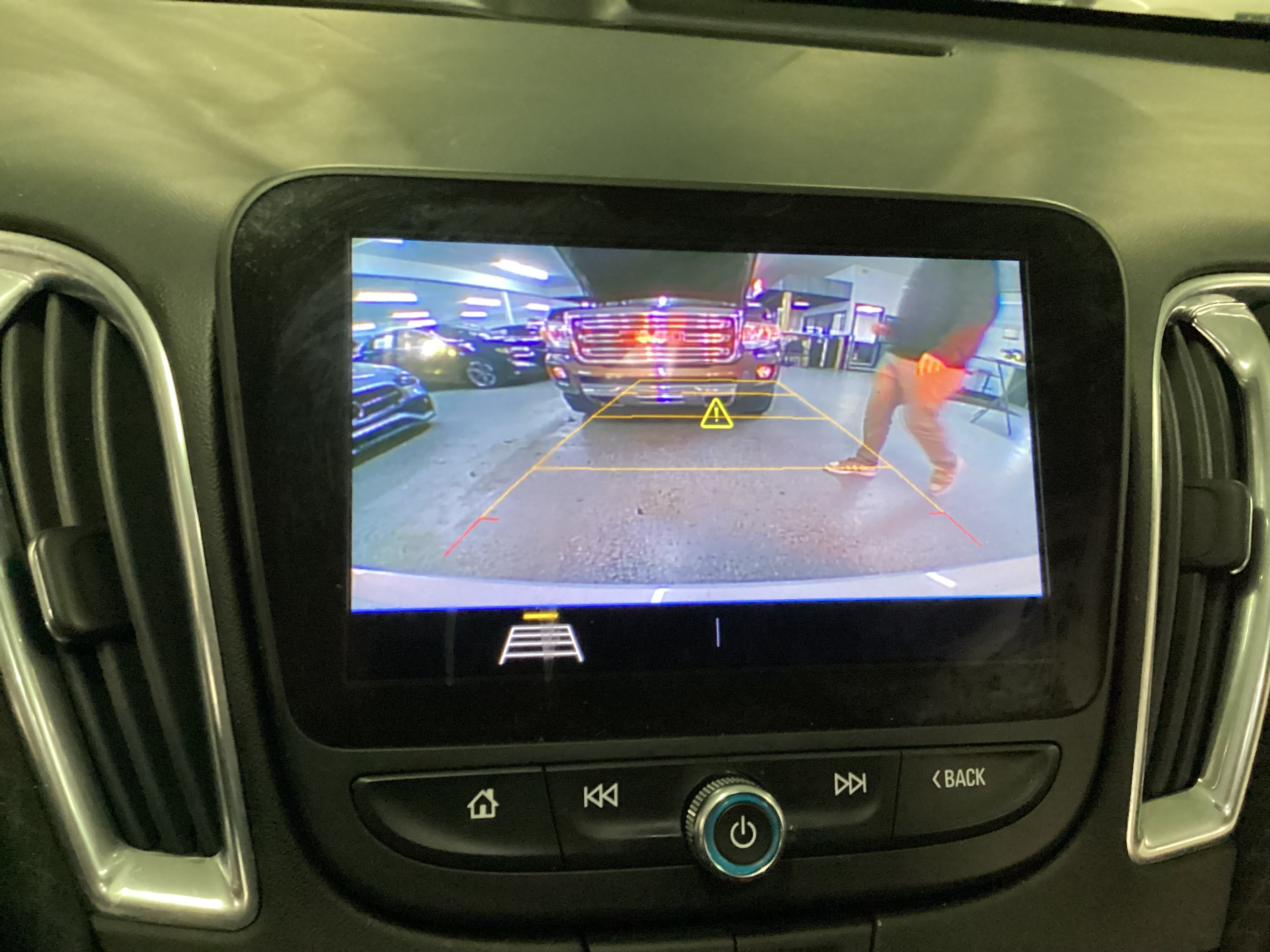 2020 CHEVROLET Malibu LT - Image 12