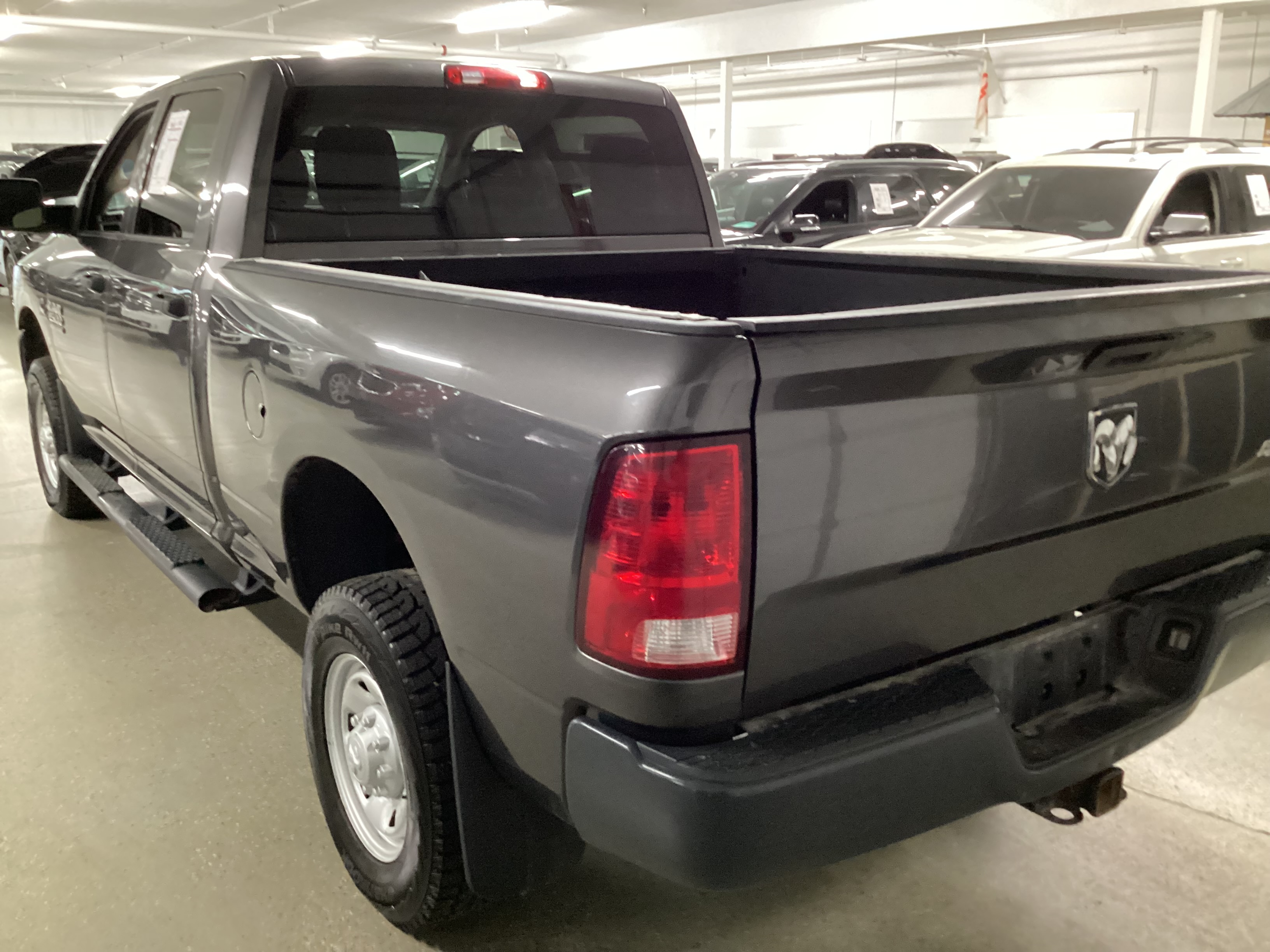 2016 RAM 2500 4WD Crew Cab Tradesman - Image 2