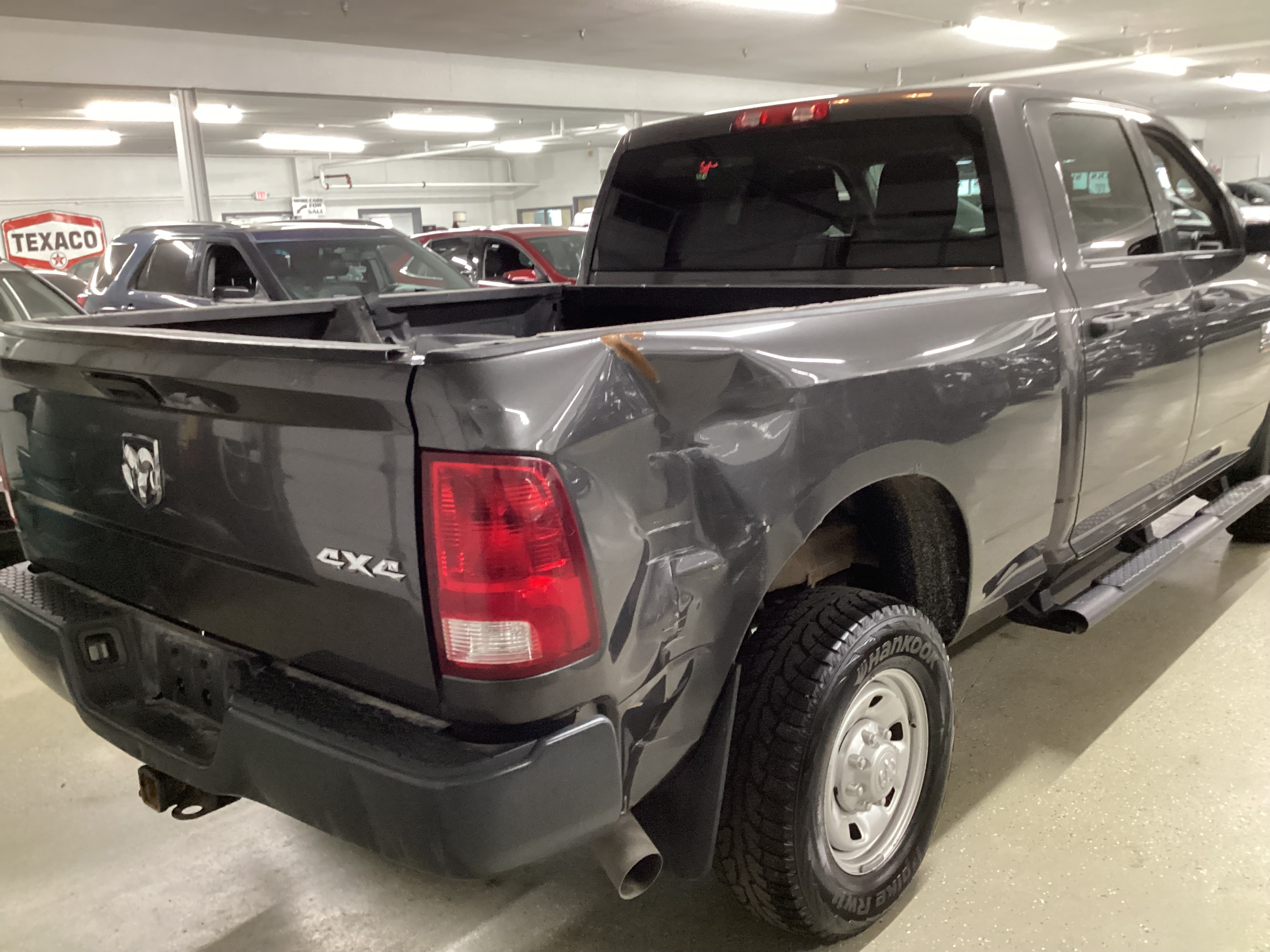2016 RAM 2500 4WD Crew Cab Tradesman - Image 3