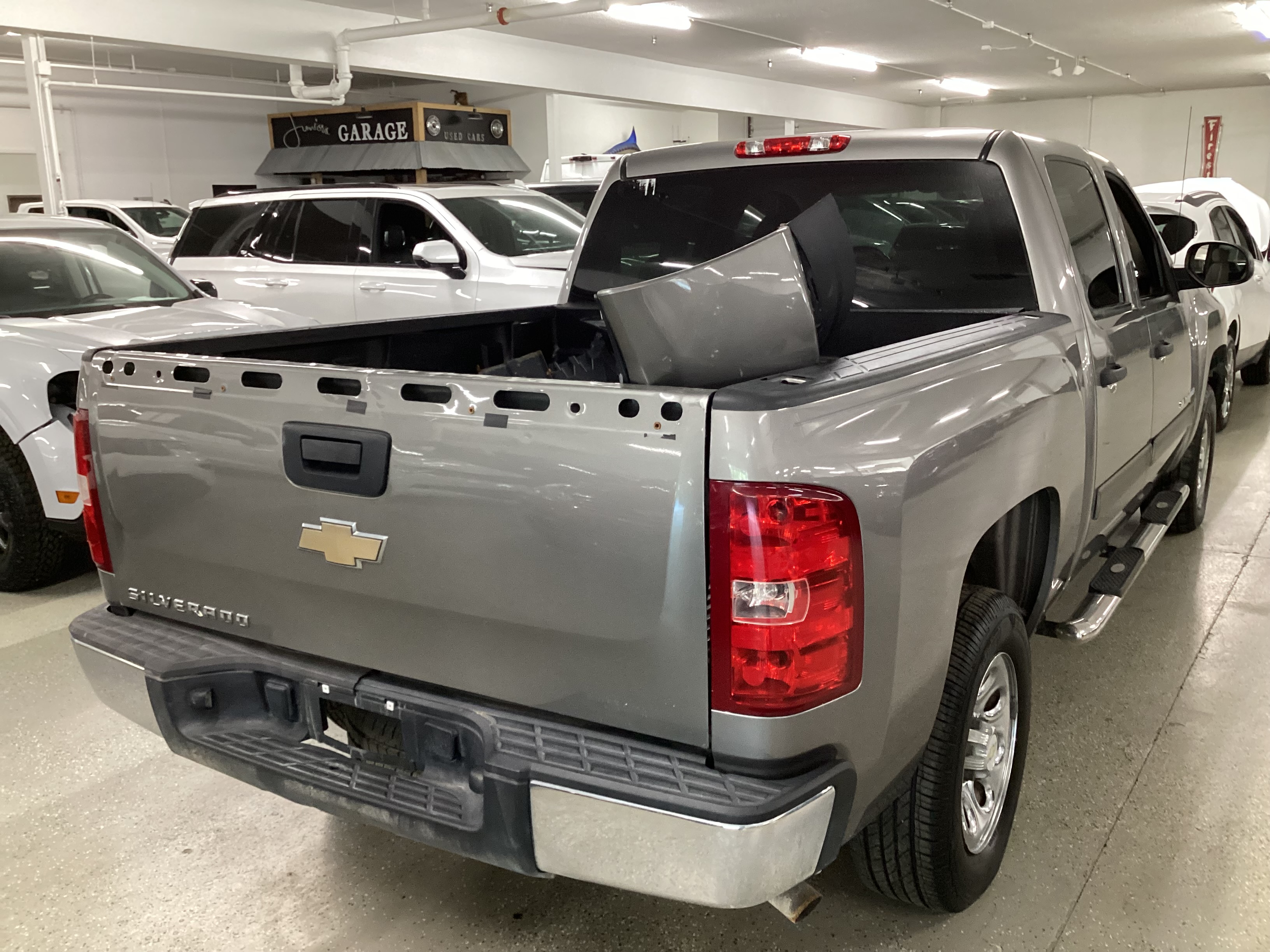 2009 CHEVROLET Silverado LT Crew Cab - Image 3