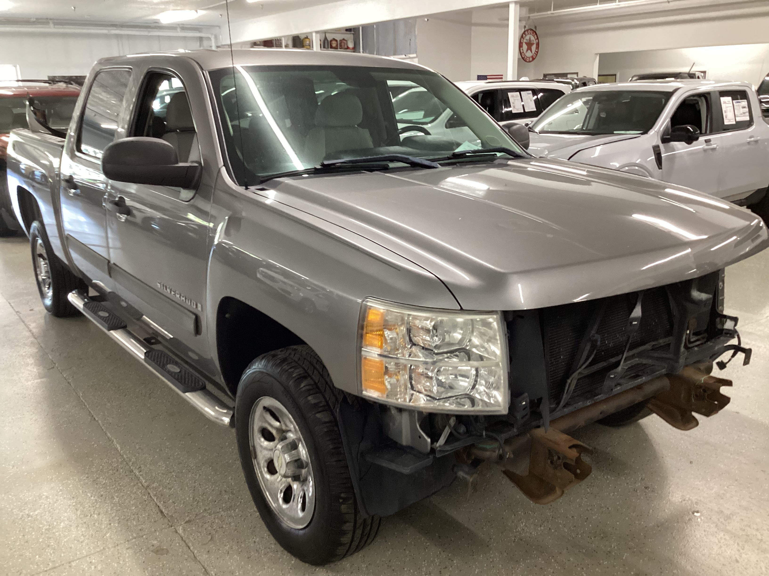 2009 CHEVROLET Silverado LT Crew Cab - Image 4