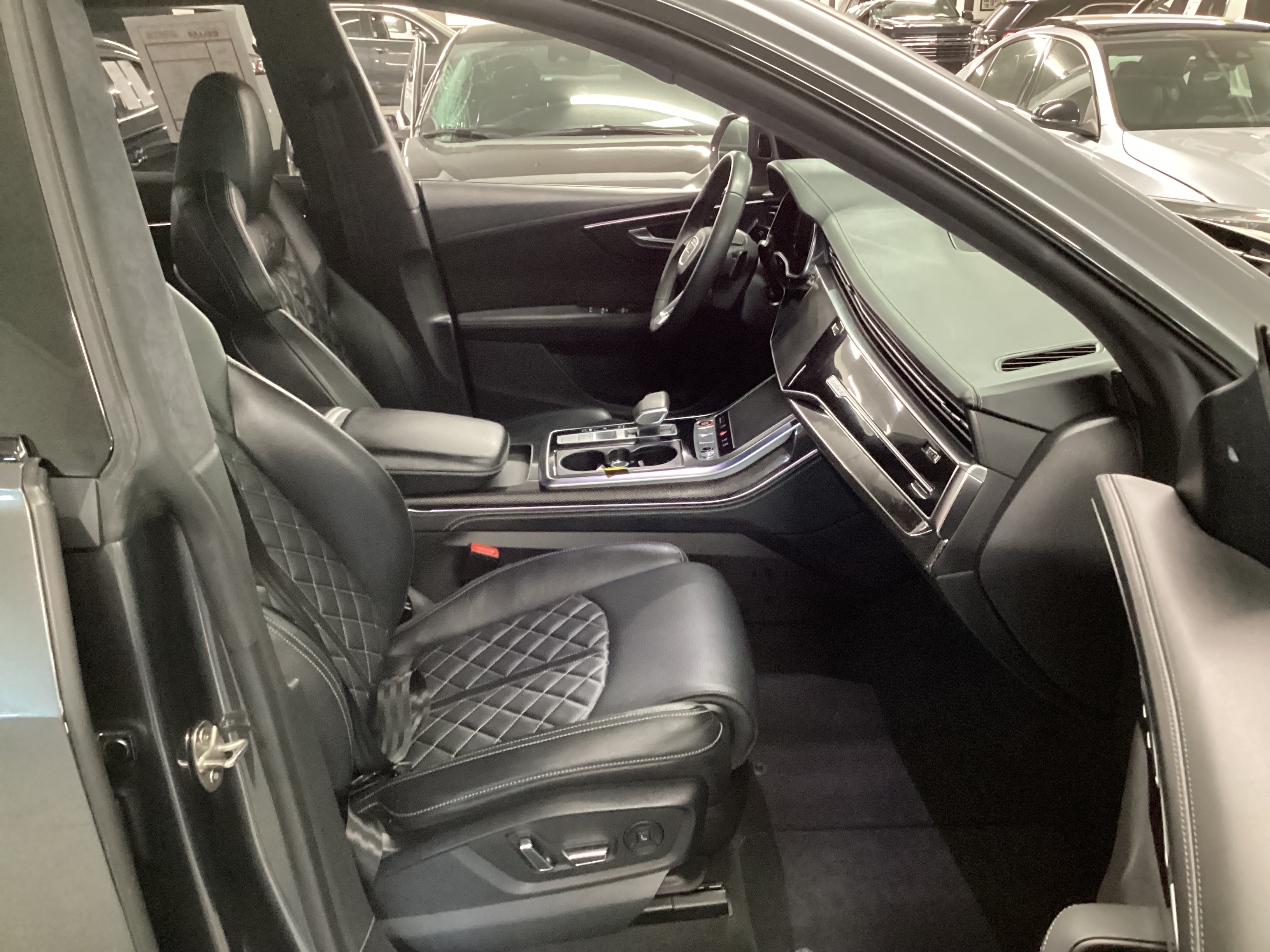 2023 AUDI SQ8 Prestige TFSI AWD - Image 14