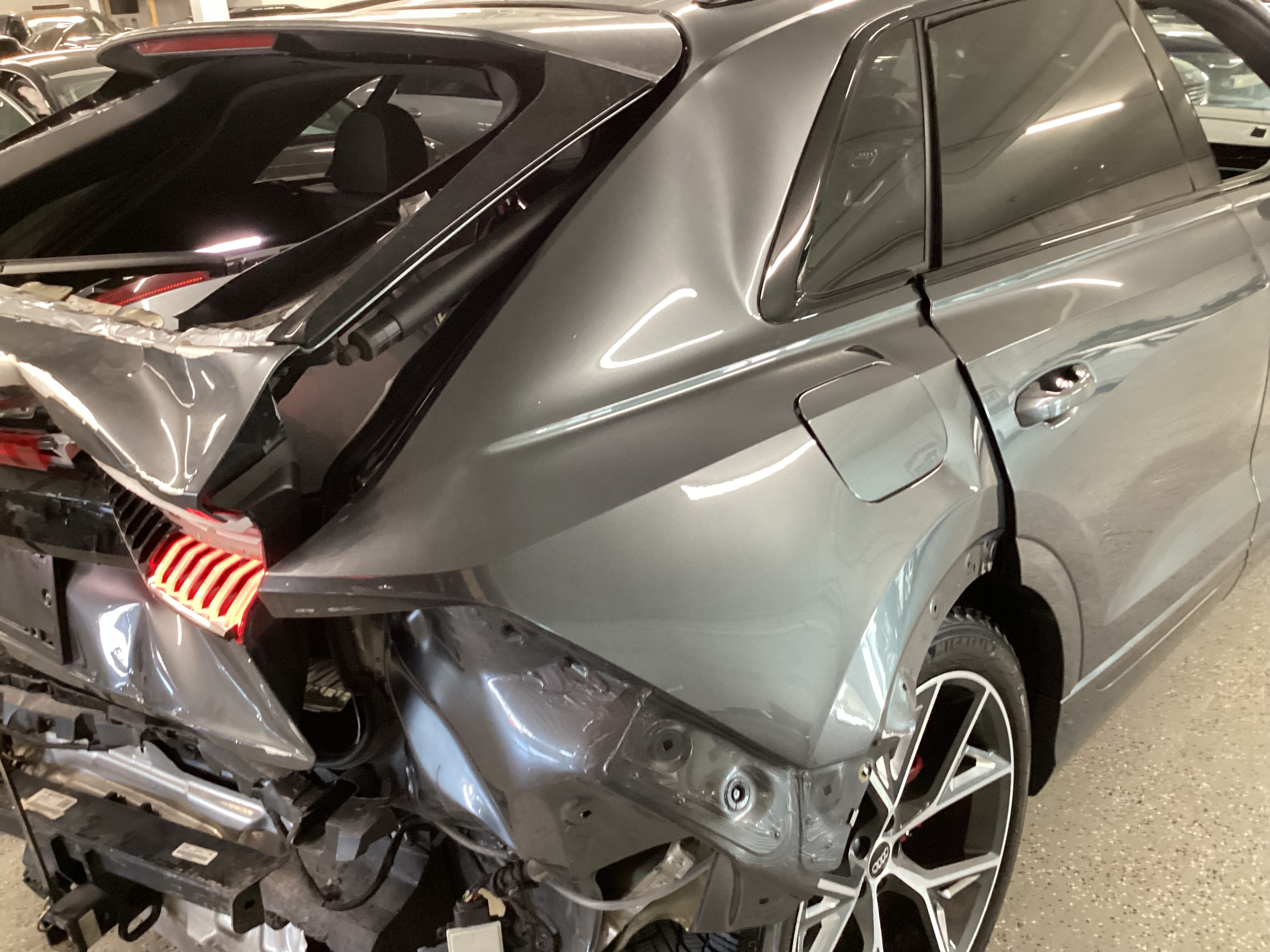 2023 AUDI SQ8 Prestige TFSI AWD - Image 17