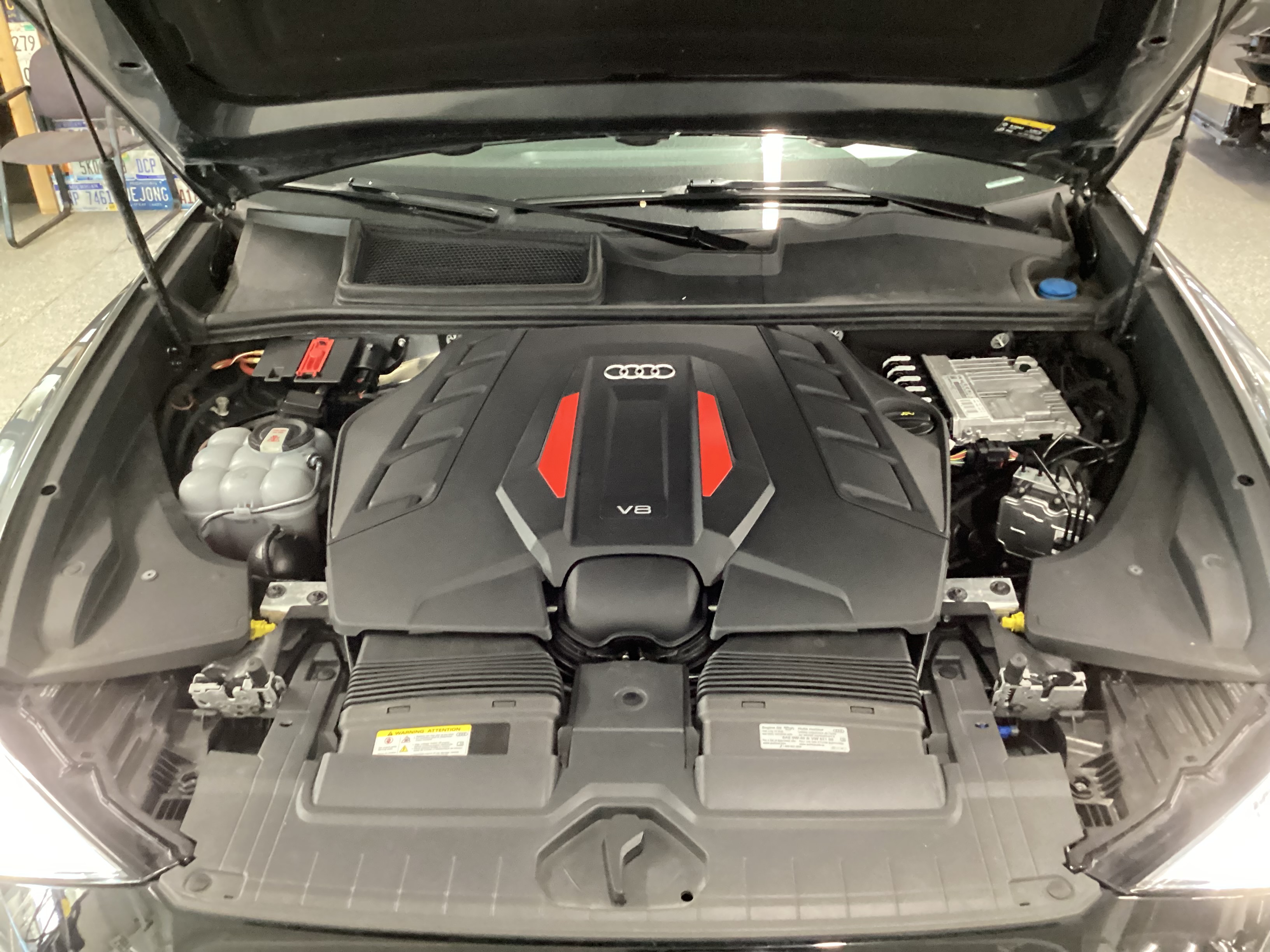 2023 AUDI SQ8 Prestige TFSI AWD - Image 18