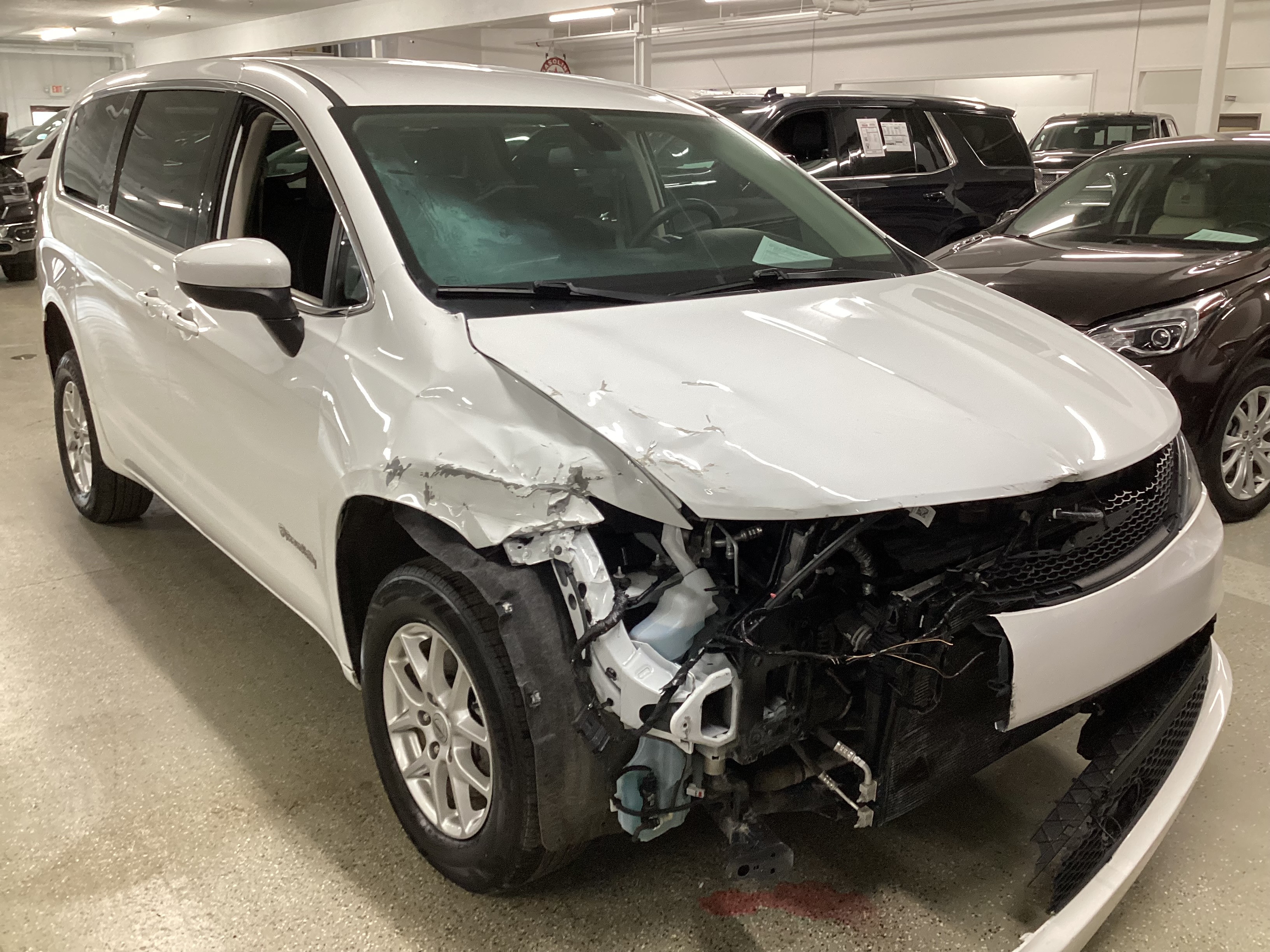 2022 CHRYSLER Voyager LX Handicap Van - Image 4