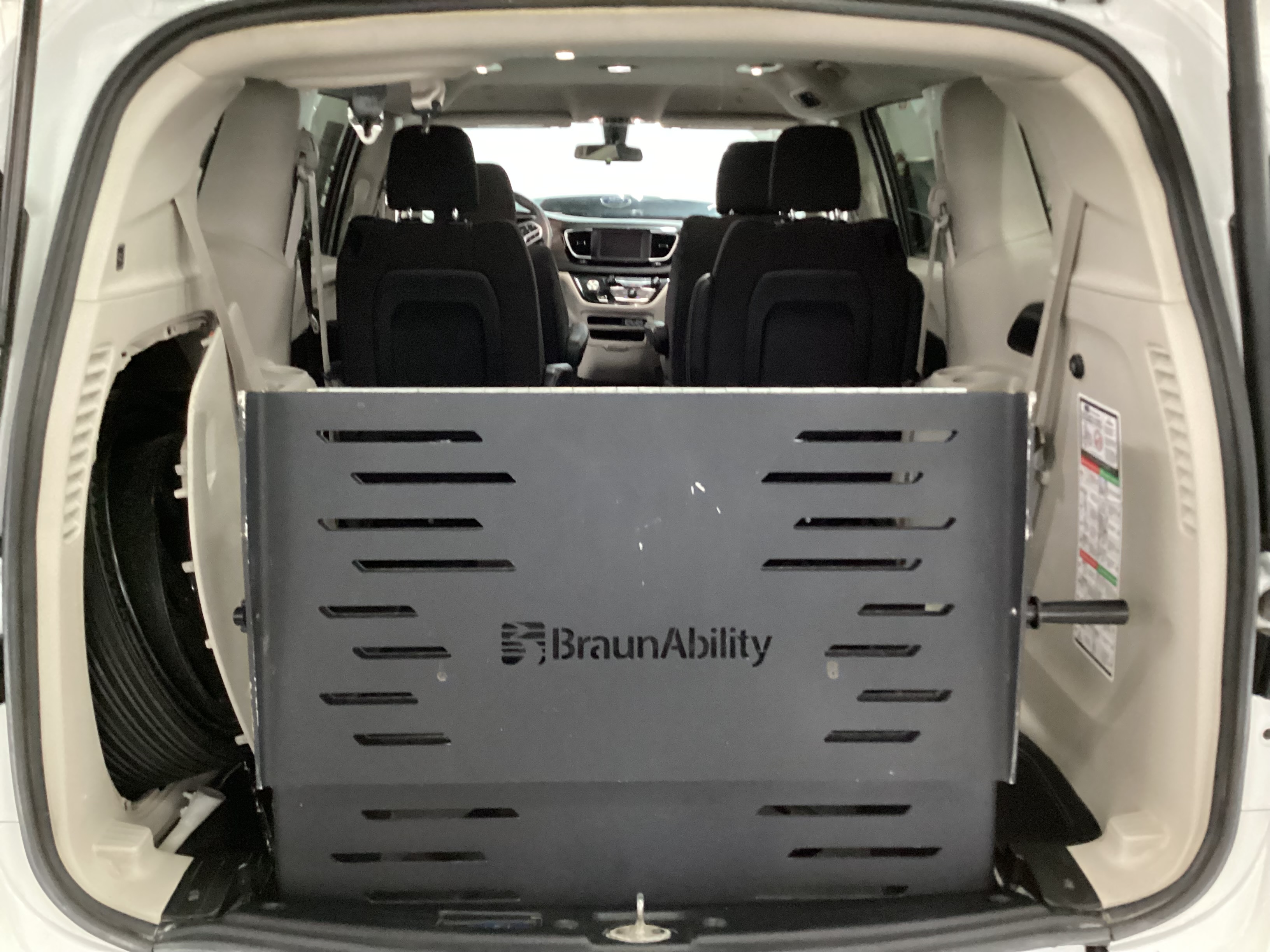 2022 CHRYSLER Voyager LX Handicap Van - Image 10