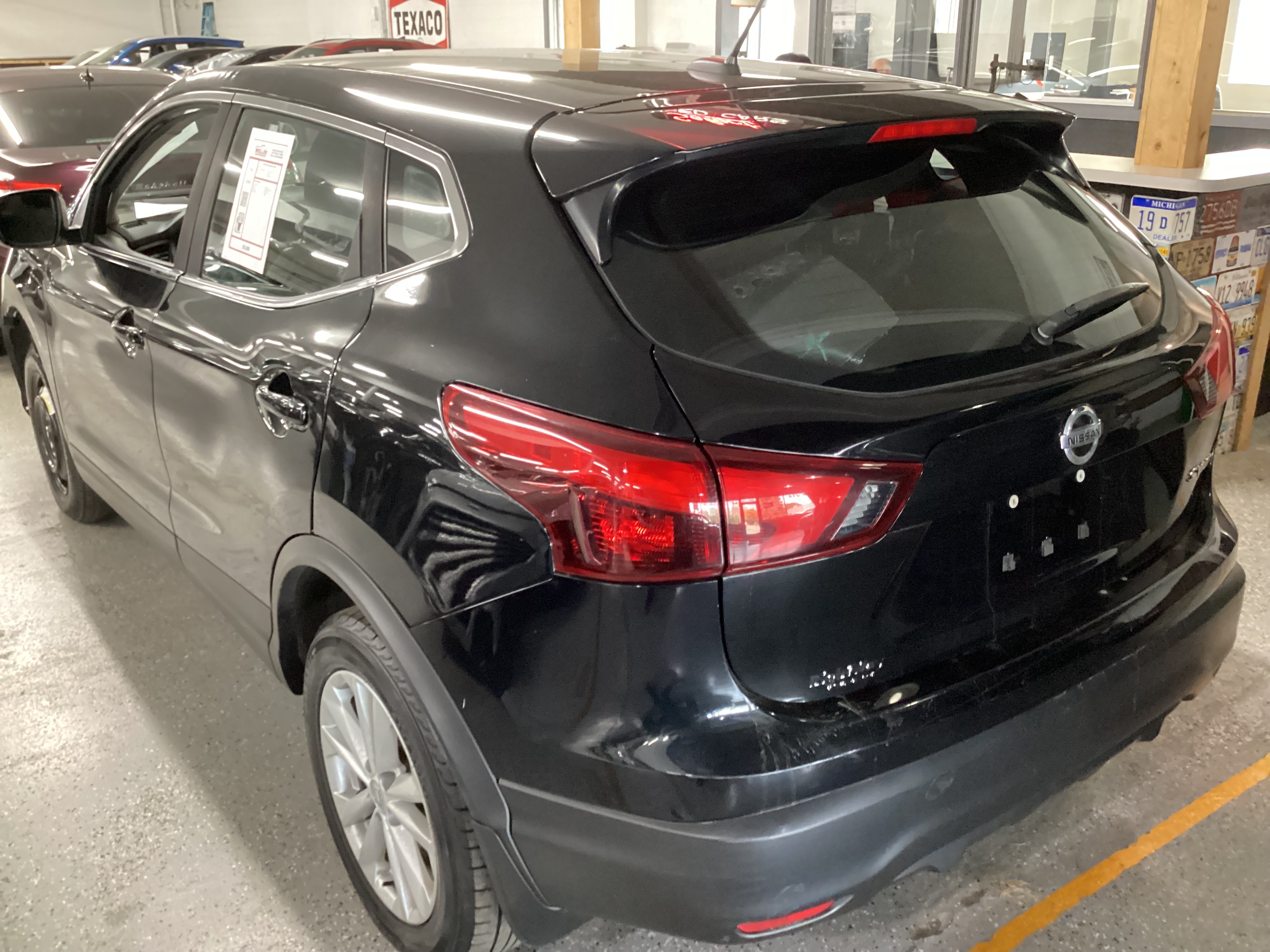 2018 NISSAN Rogue Sport SV AWD - Image 2