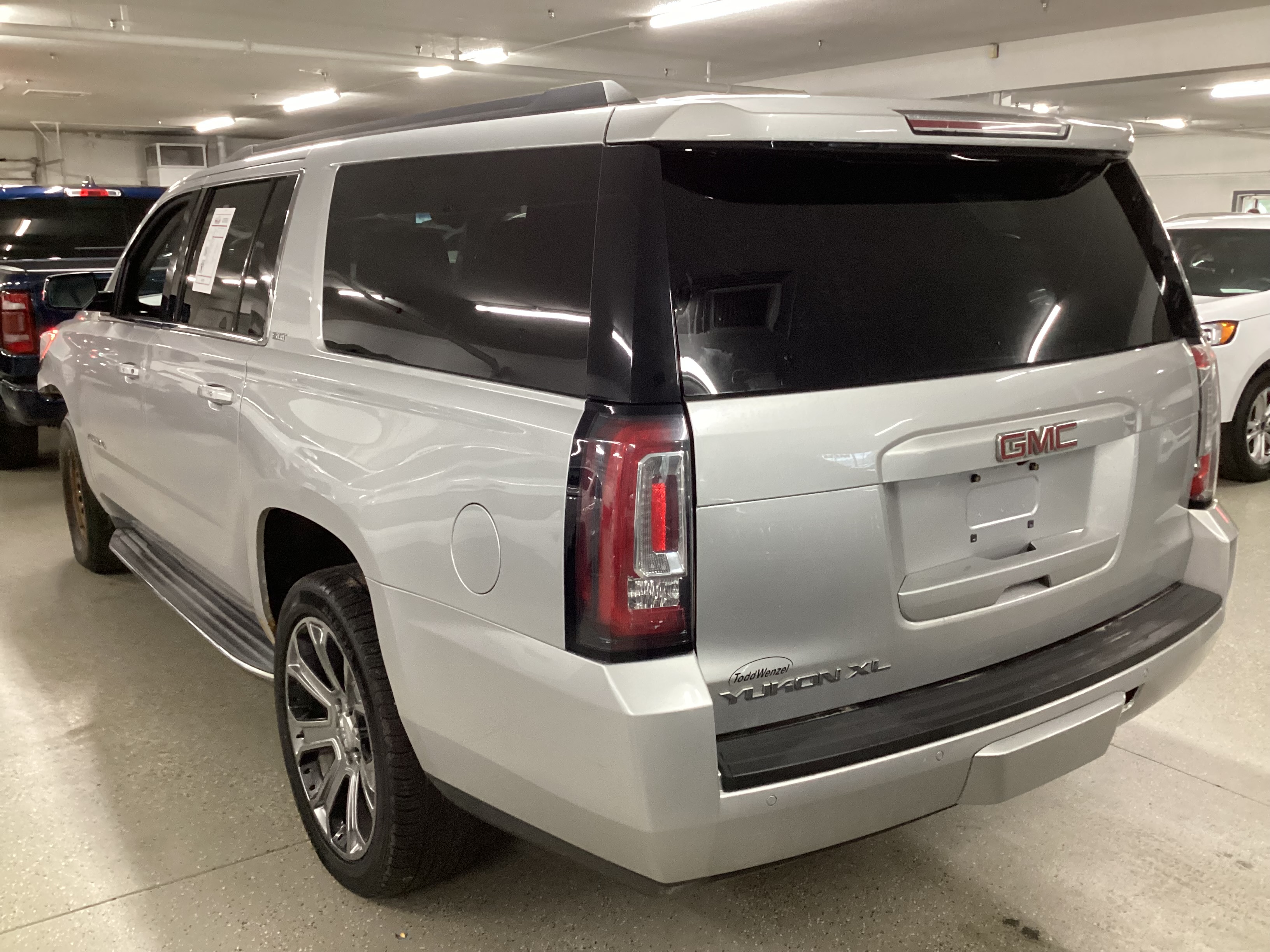 2015 GMC Yukon XL SLT 4WD - Image 2