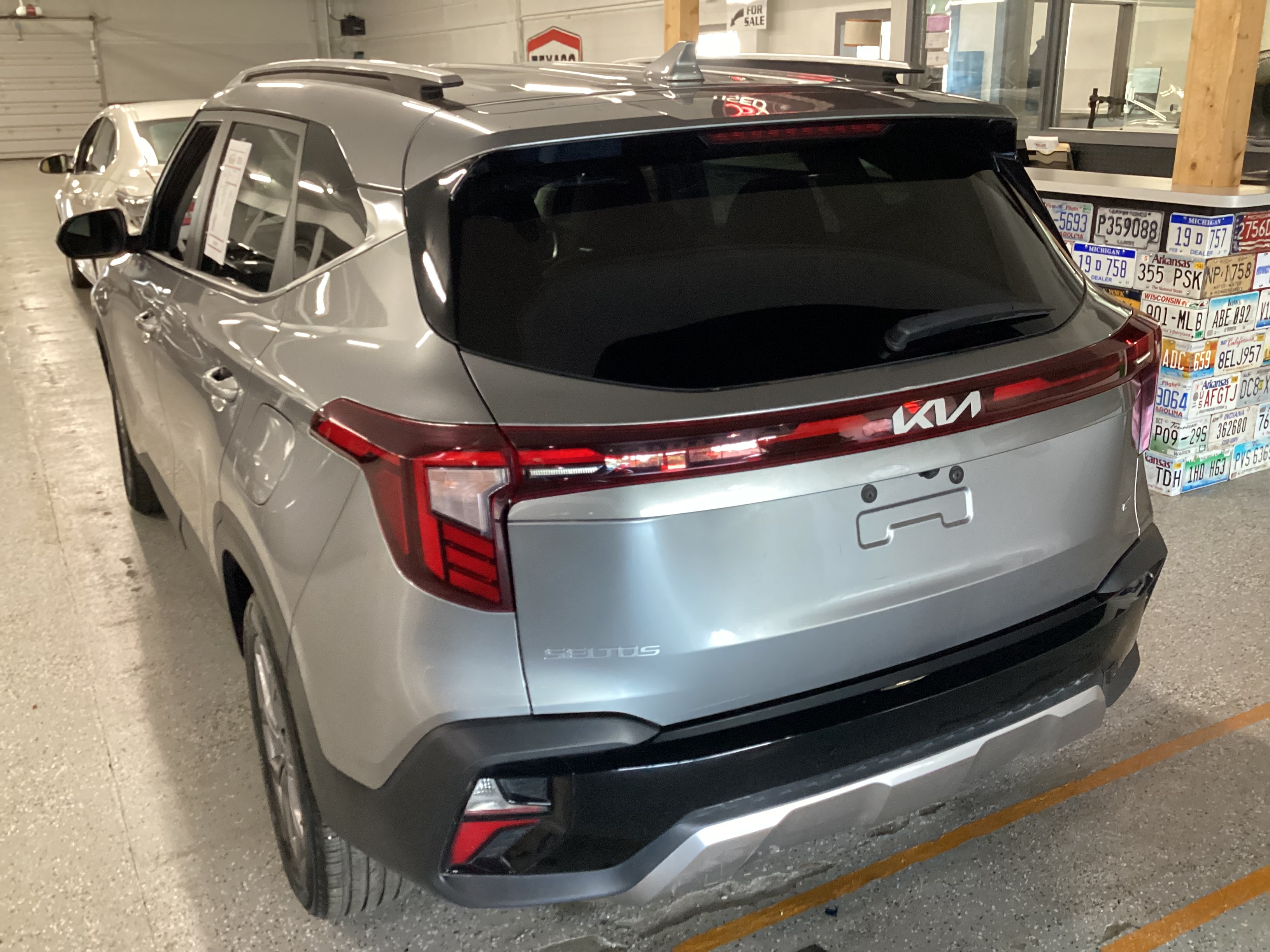 2024 KIA Seltos S AWD - Image 2