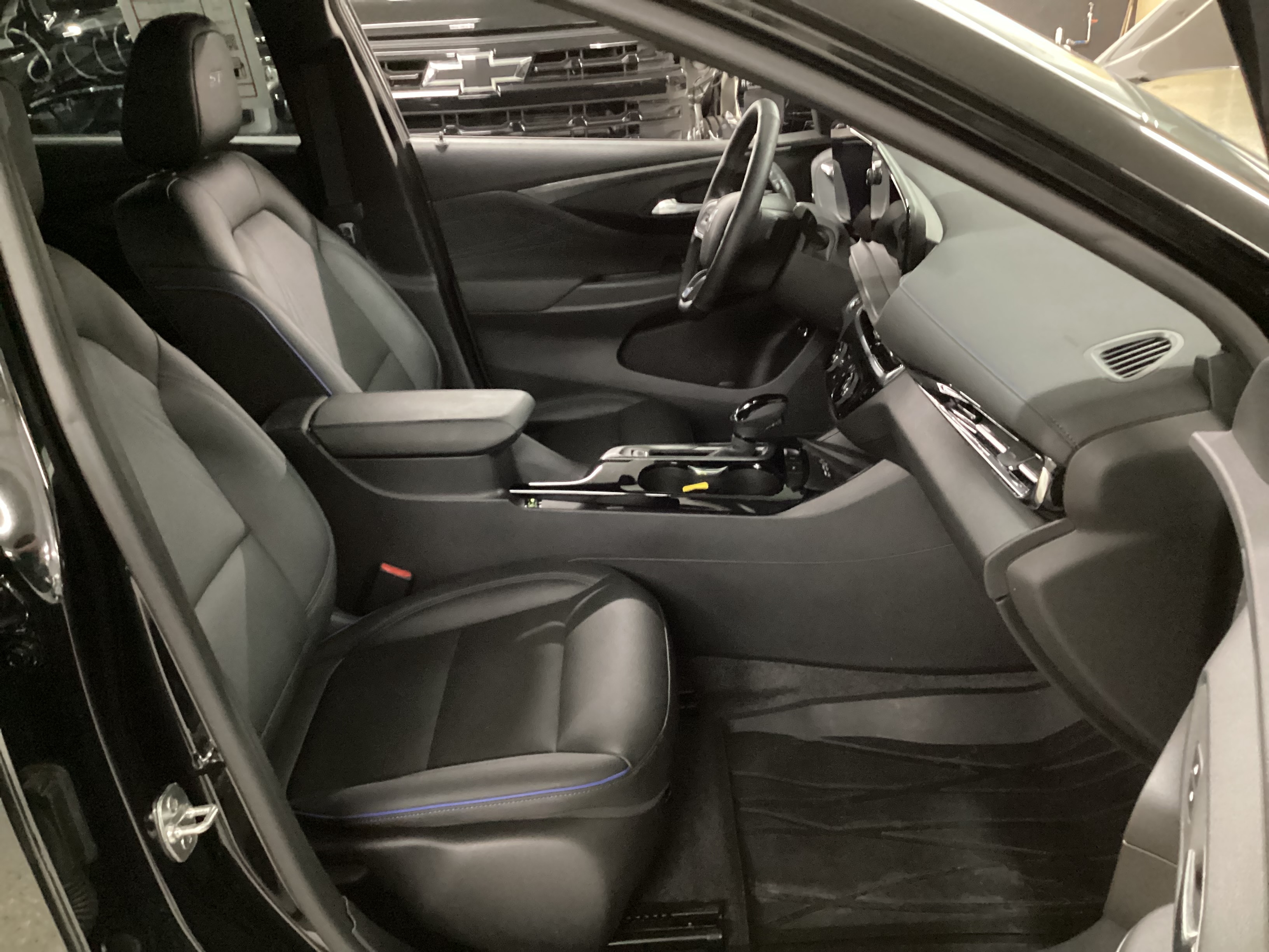 2025 BUICK Envista Sport Touring - Image 12