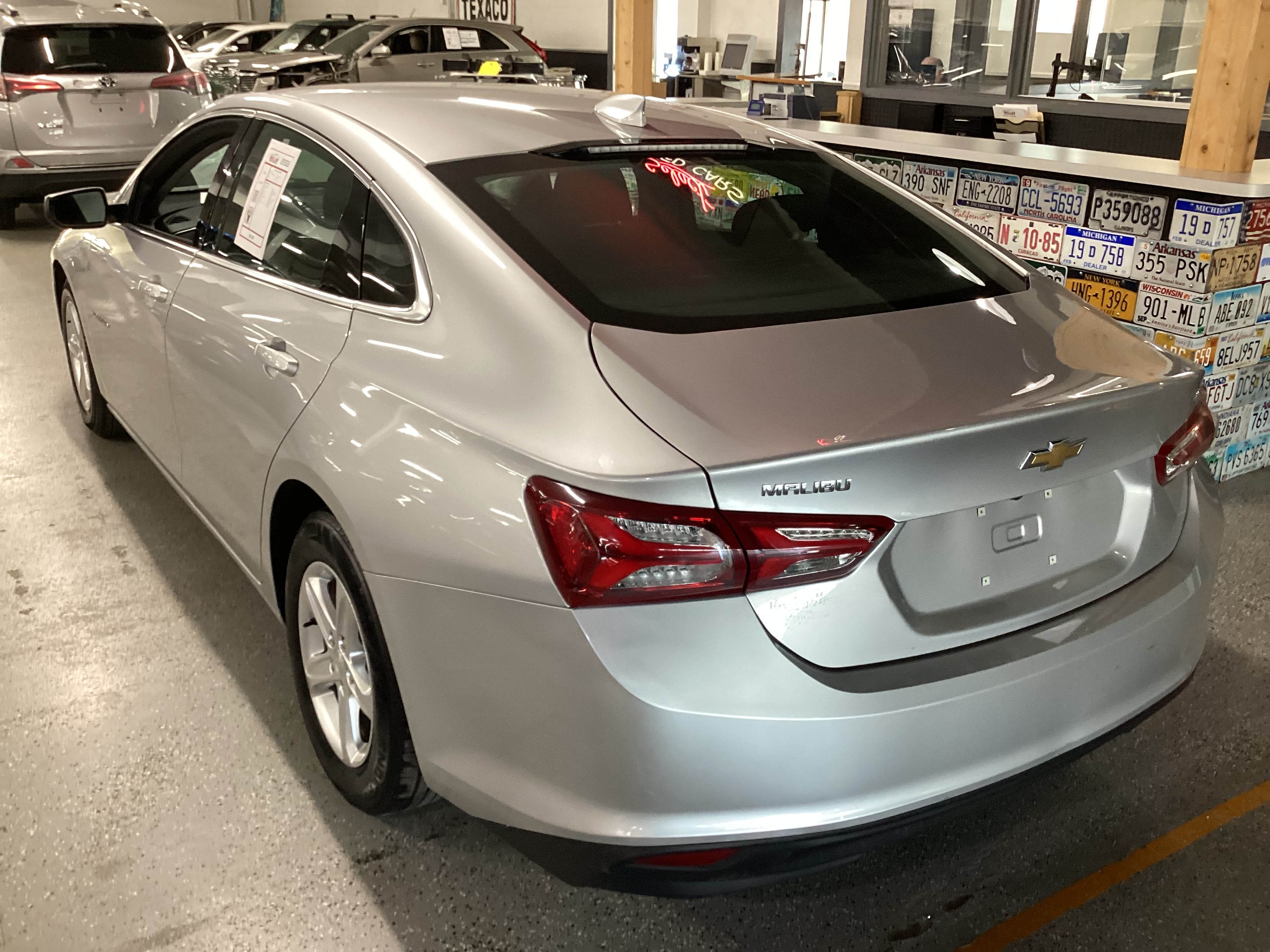 2022 CHEVROLET Malibu LT - Image 2