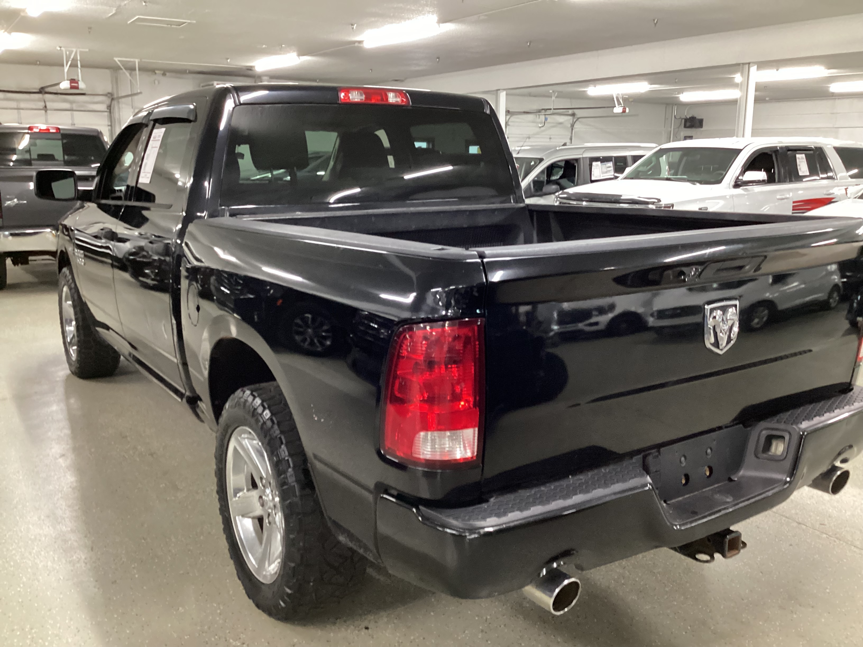 2014 RAM 1500 4WD Crew Cab Express - Image 2