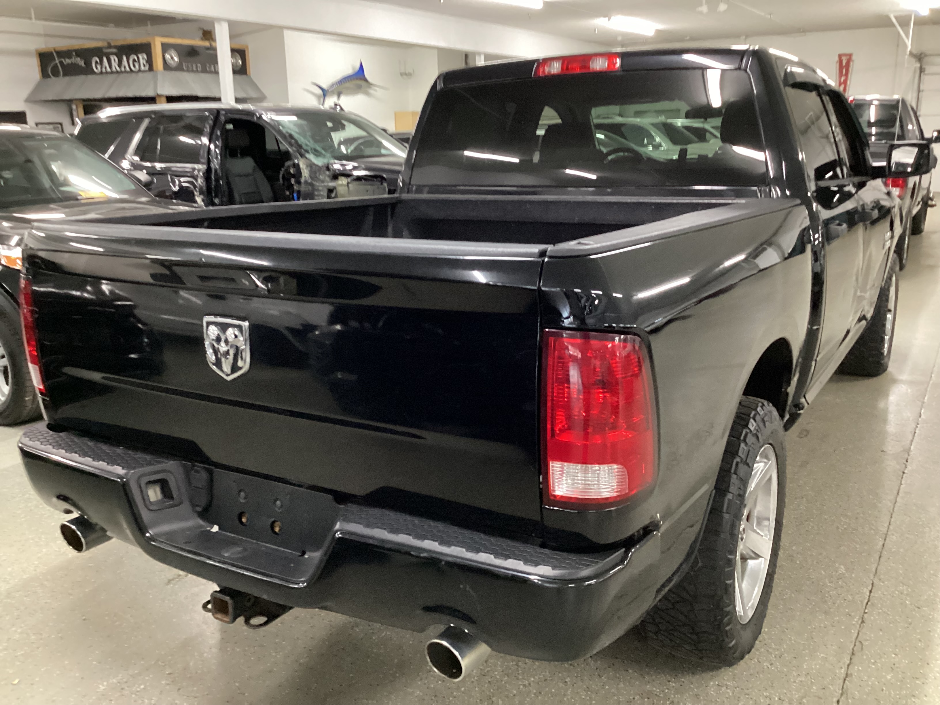 2014 RAM 1500 4WD Crew Cab Express - Image 3