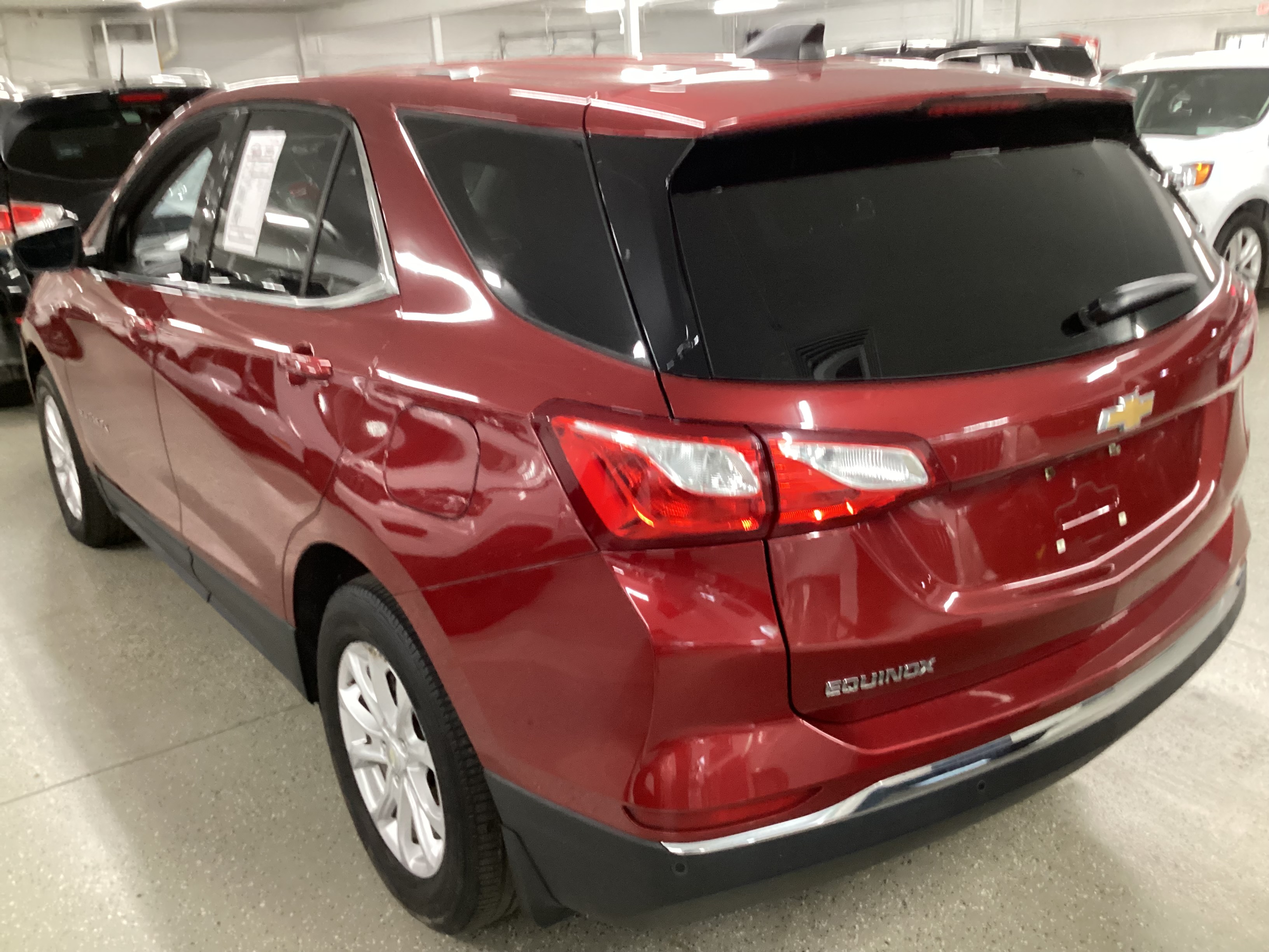 2018 CHEVROLET Equinox LT - Image 2